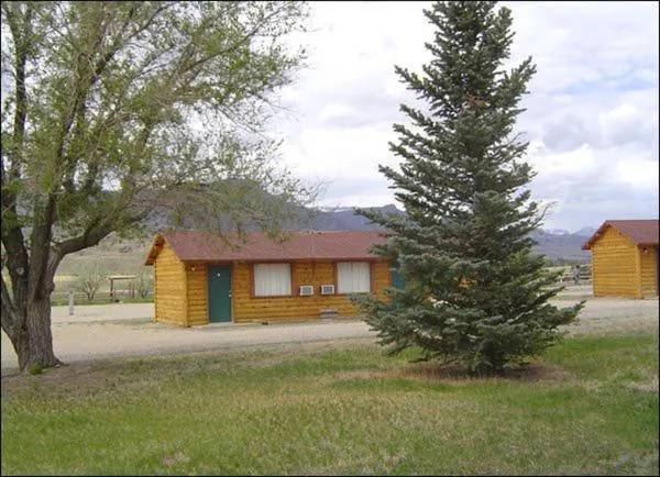 Facade/entrance in Yellowstone Valley Inn