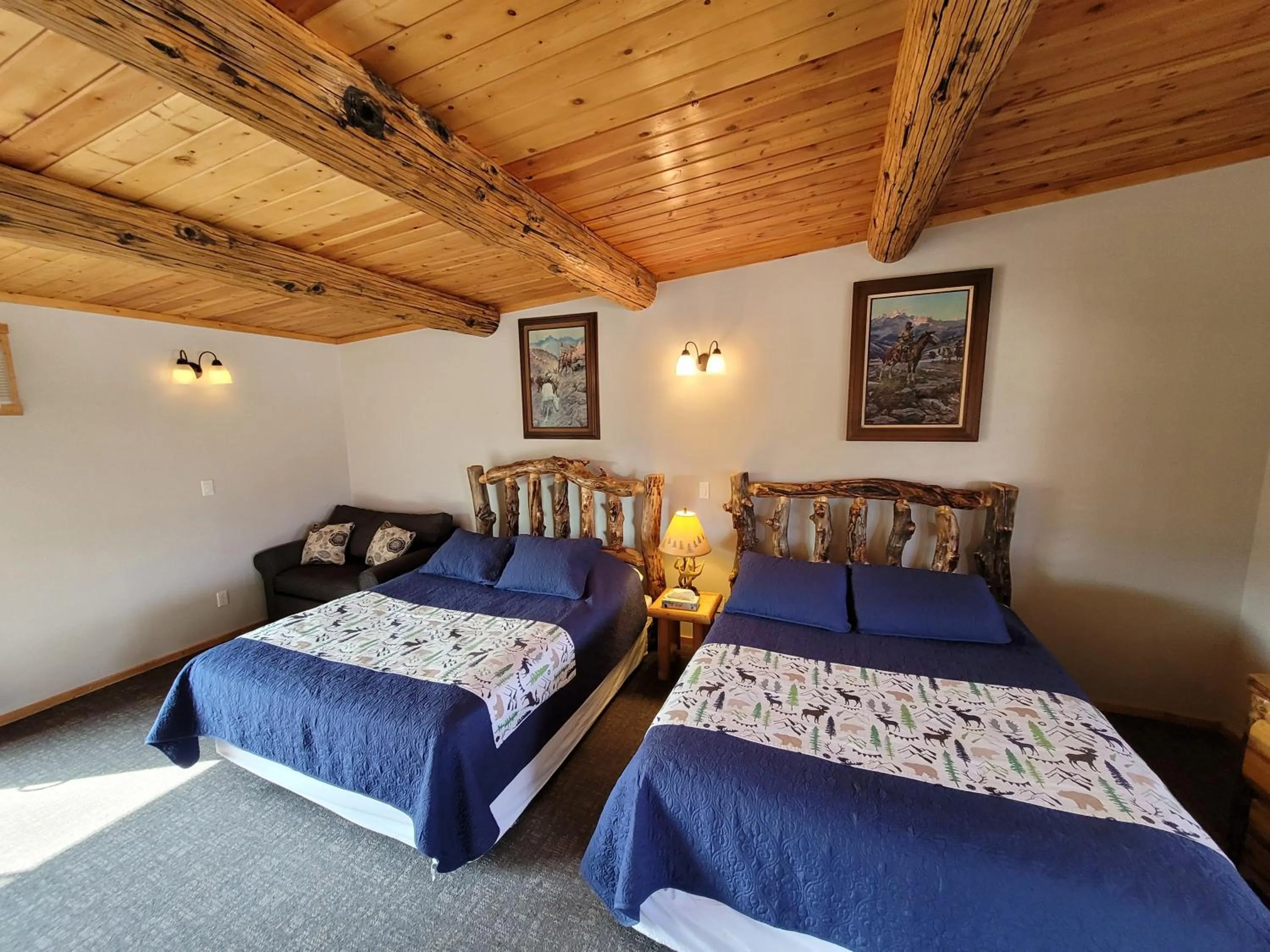 Bed in Yellowstone Valley Inn