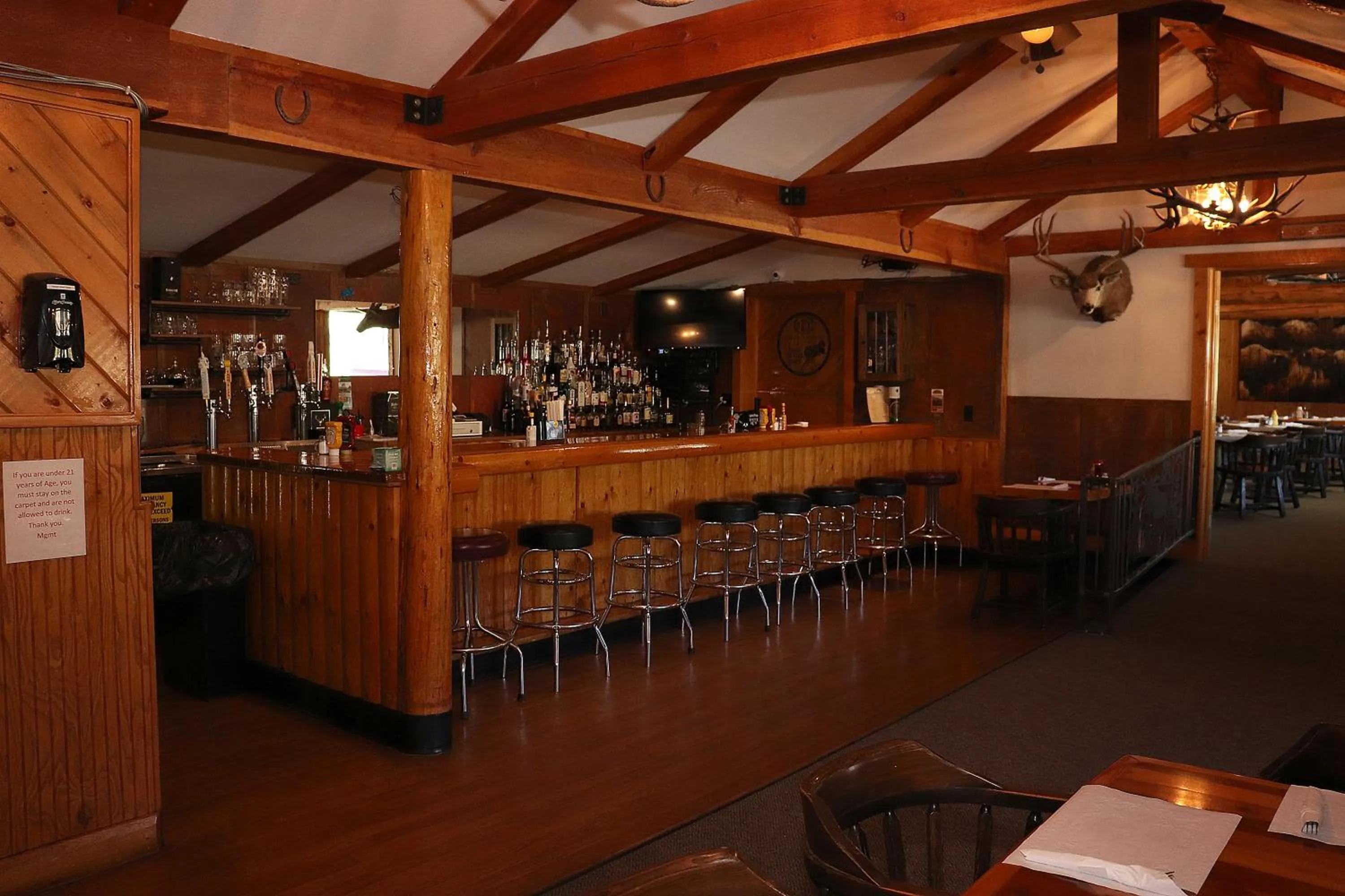 Yellowstone Valley Inn