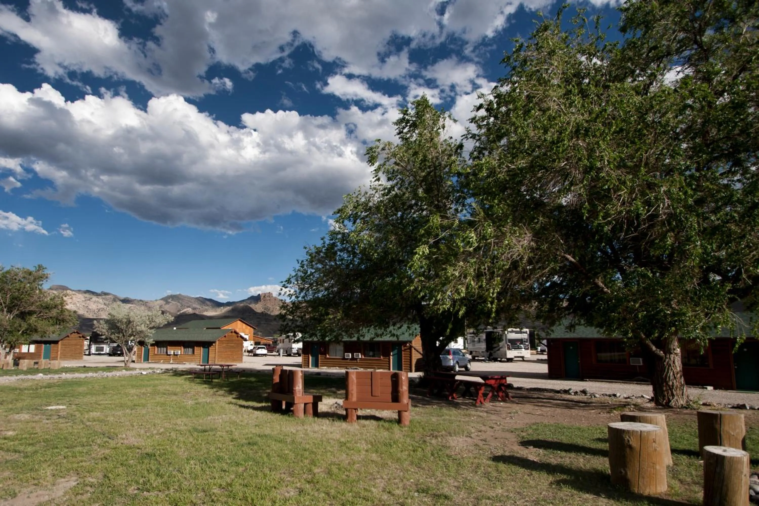 Photo of the whole room in Yellowstone Valley Inn