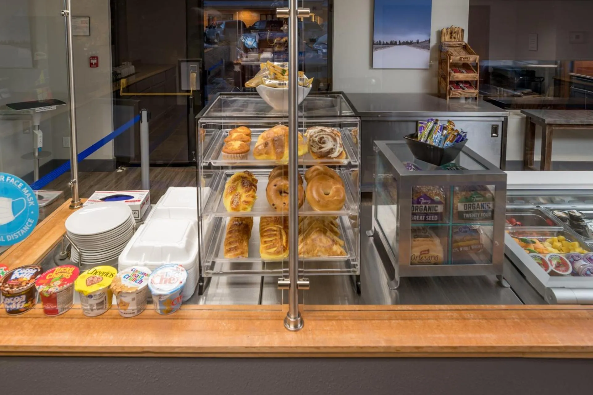 Food in Wood River Inn & Suite