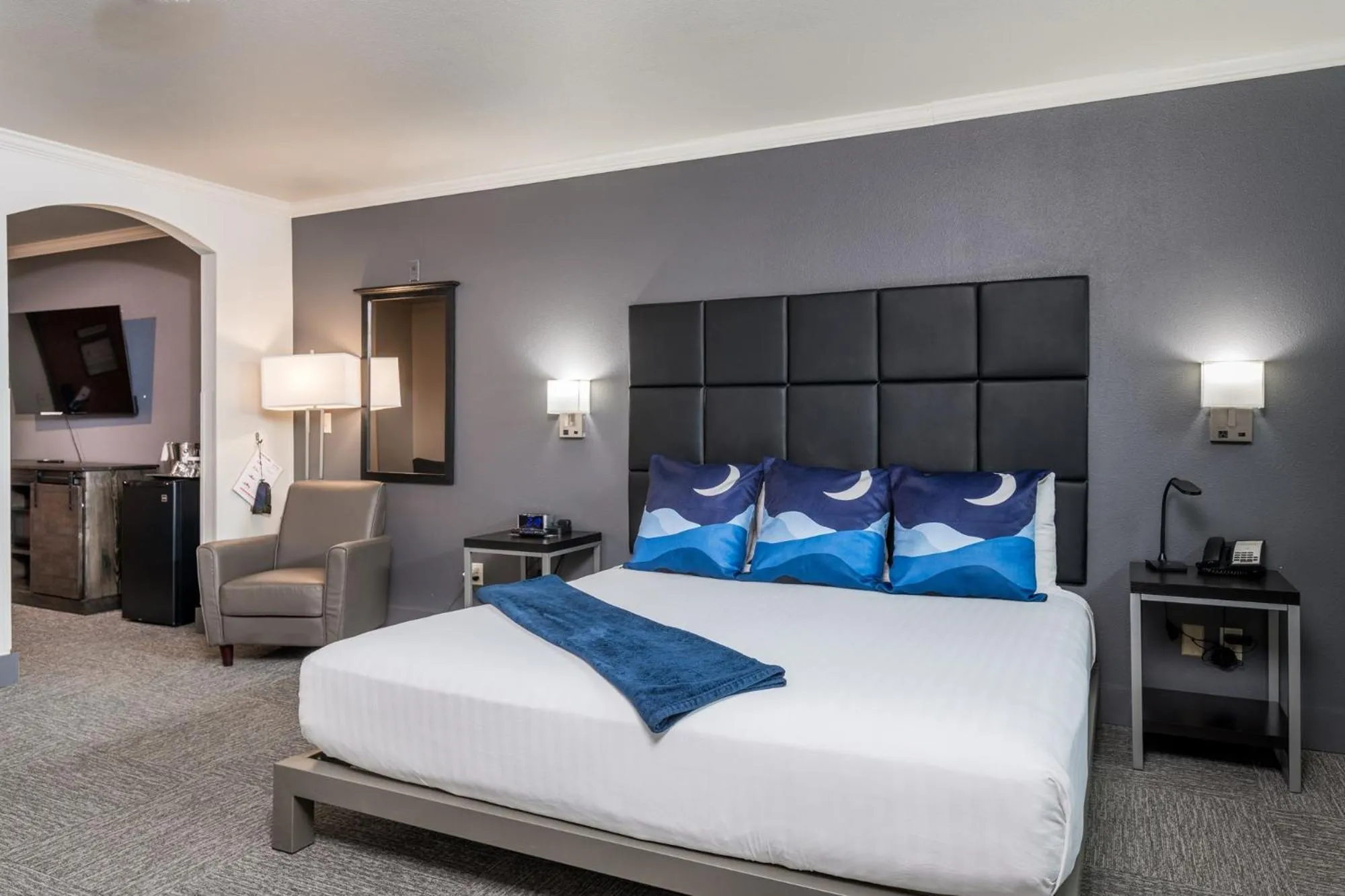 Bed in Wood River Inn & Suite