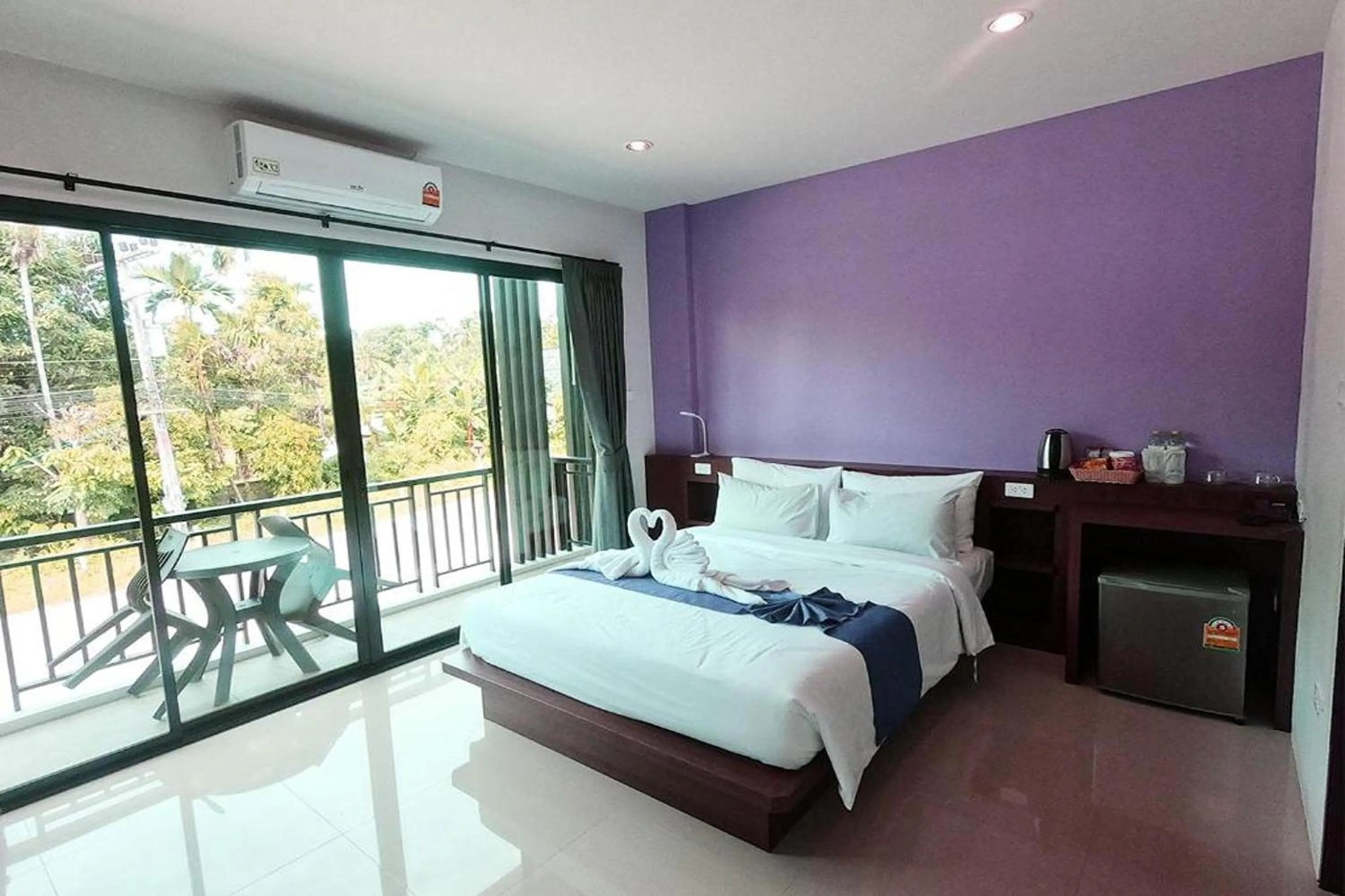 Photo of the whole room, Bed in Friendly Hotel Krabi