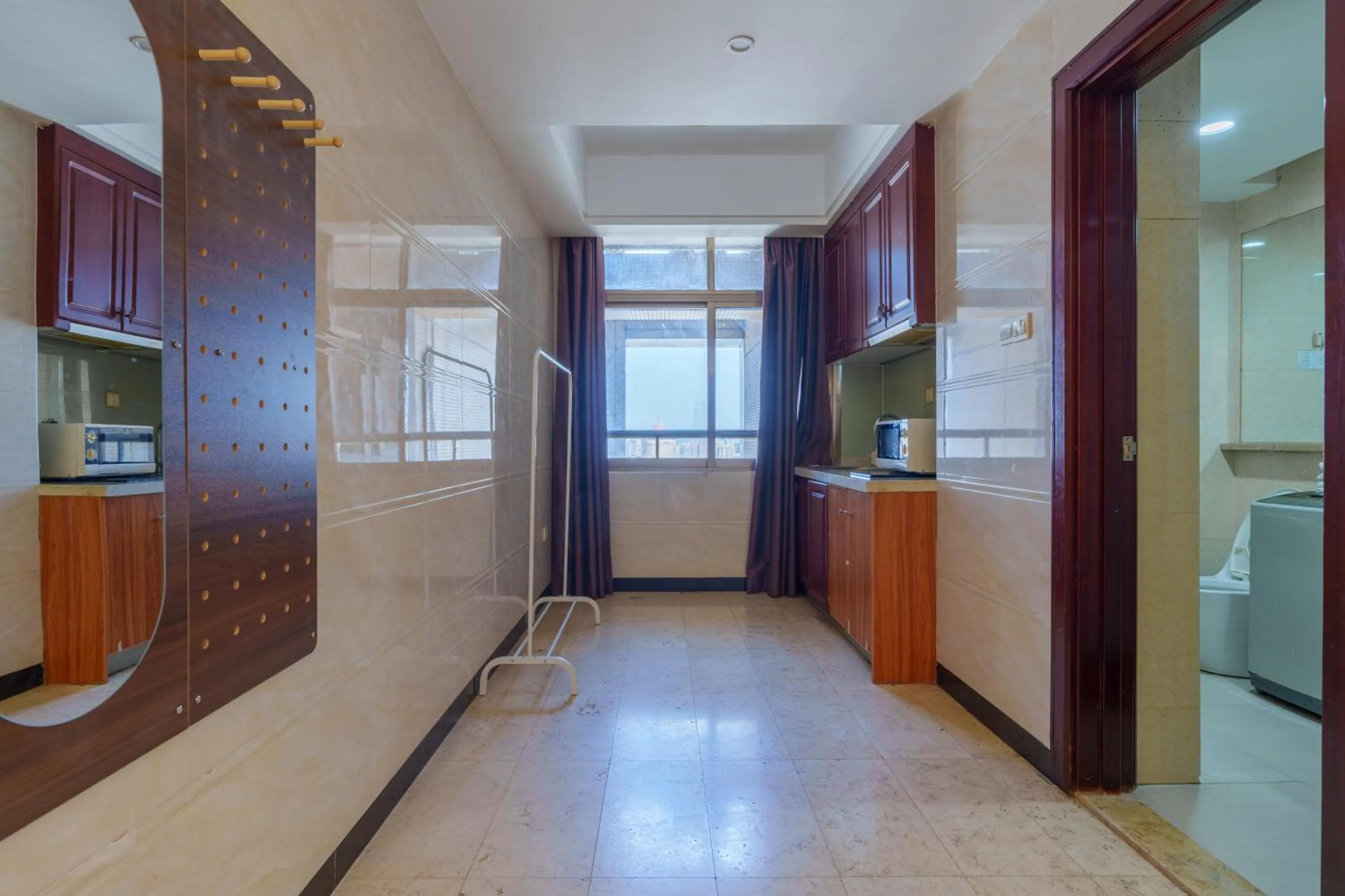 Kitchen or kitchenette in Sunny International Apartment From Beijing Road