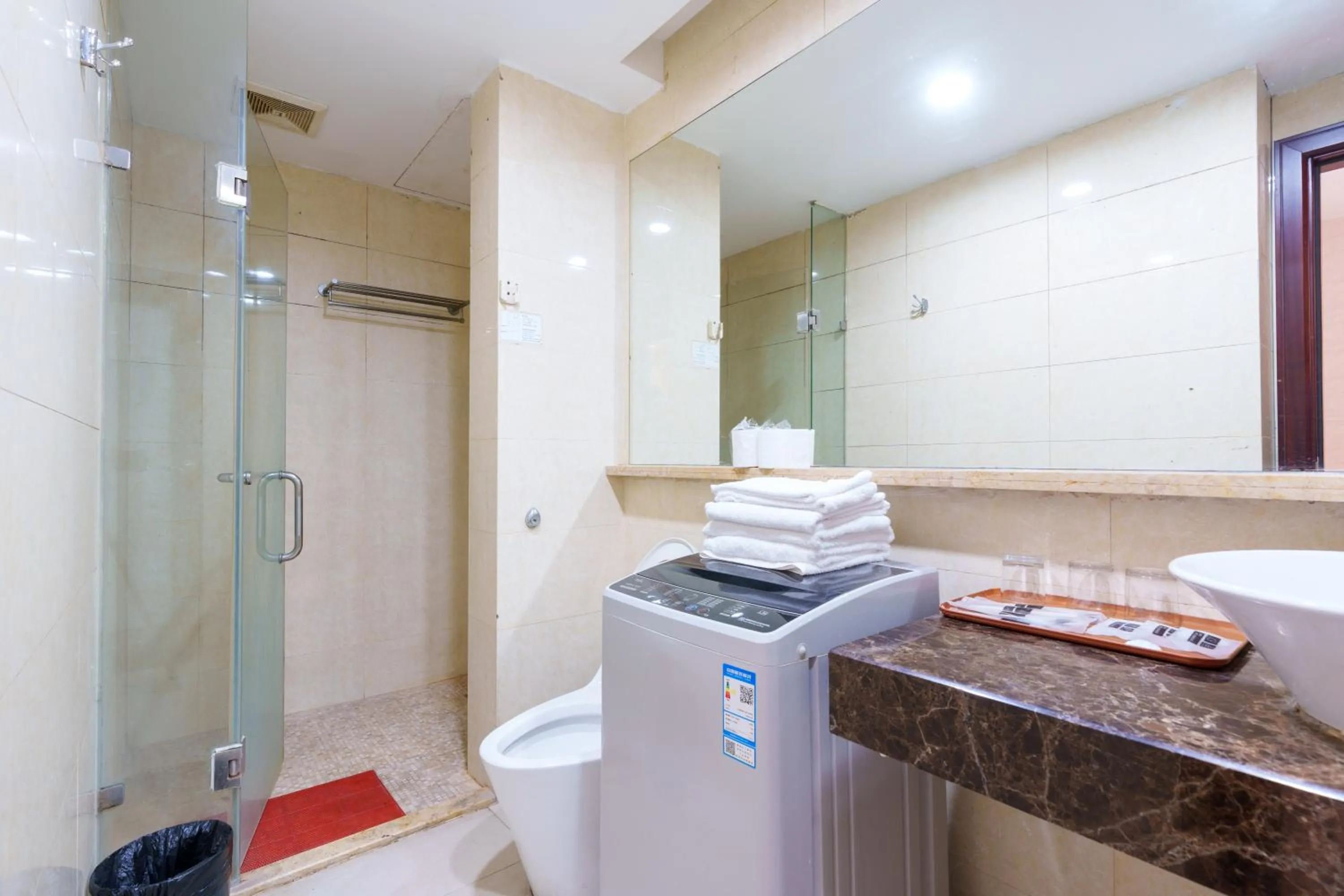 Bathroom in Sunny International Apartment From Beijing Road