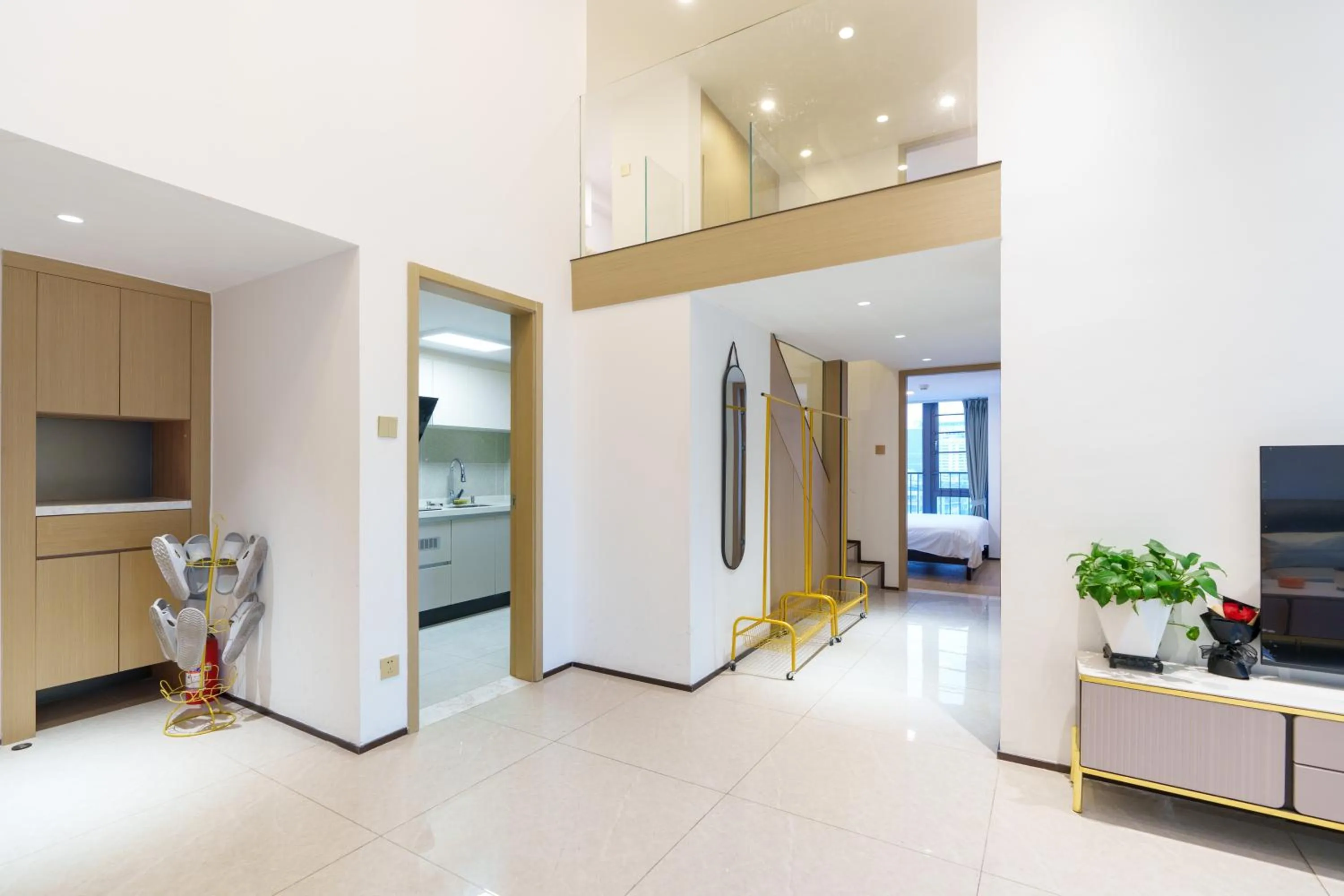 TV and multimedia in Sunny International Apartment From Beijing Road