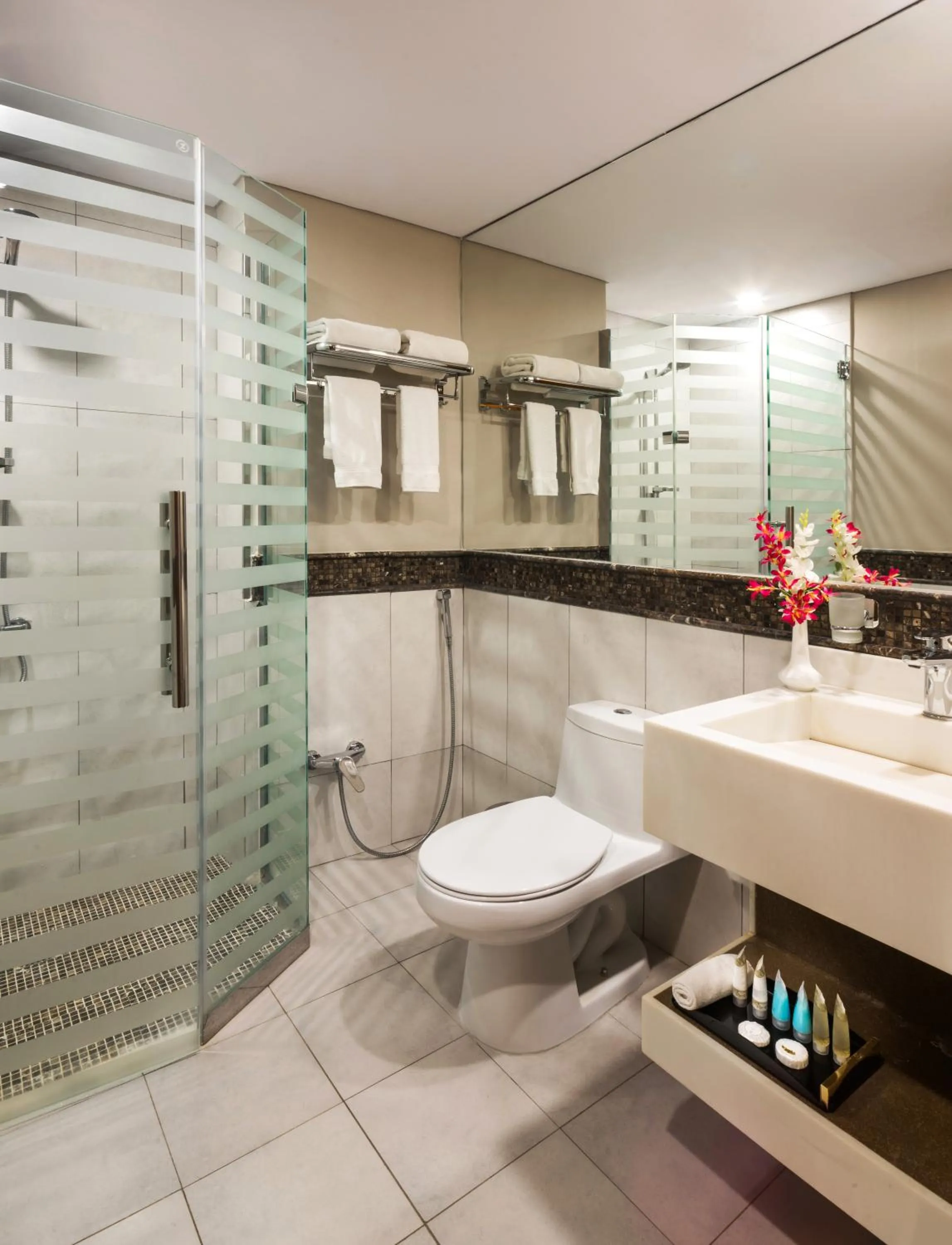 Bathroom in Le Park Concord Hotel