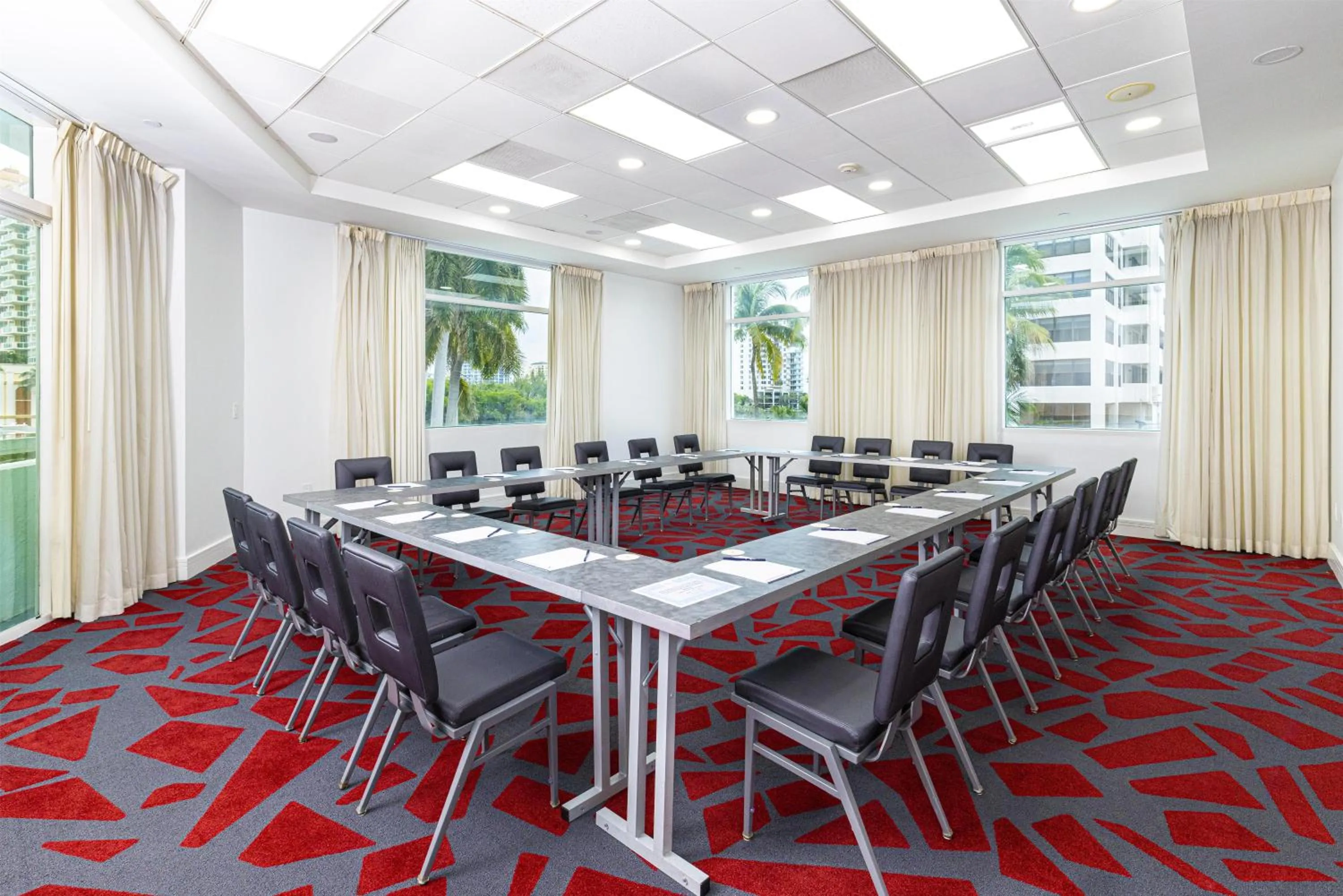 Meeting/conference room in GALLERY One - A DoubleTree Suites by Hilton Hotel