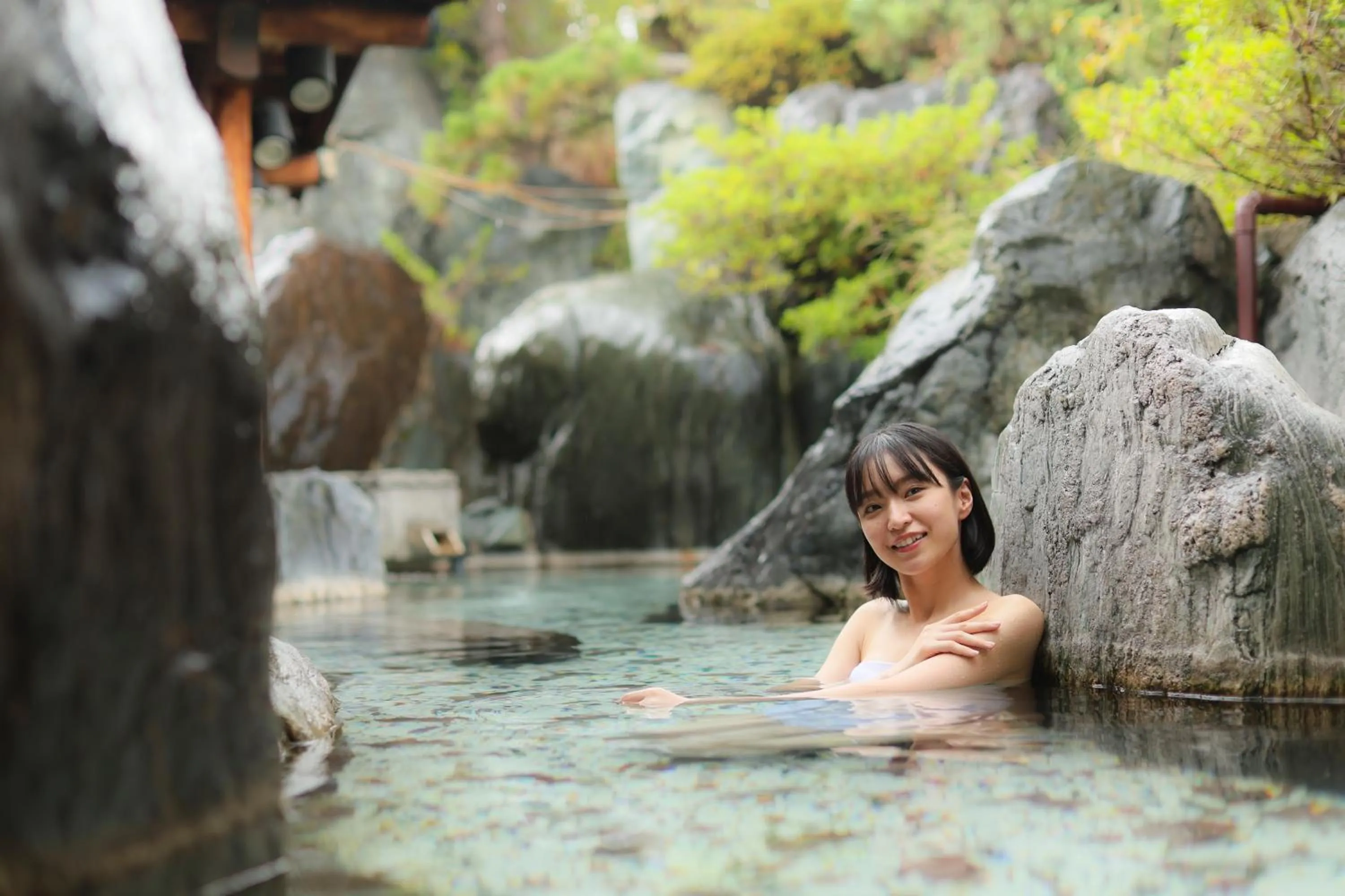Hot Spring Bath in Beautiful Japanese Garden Kagetsu