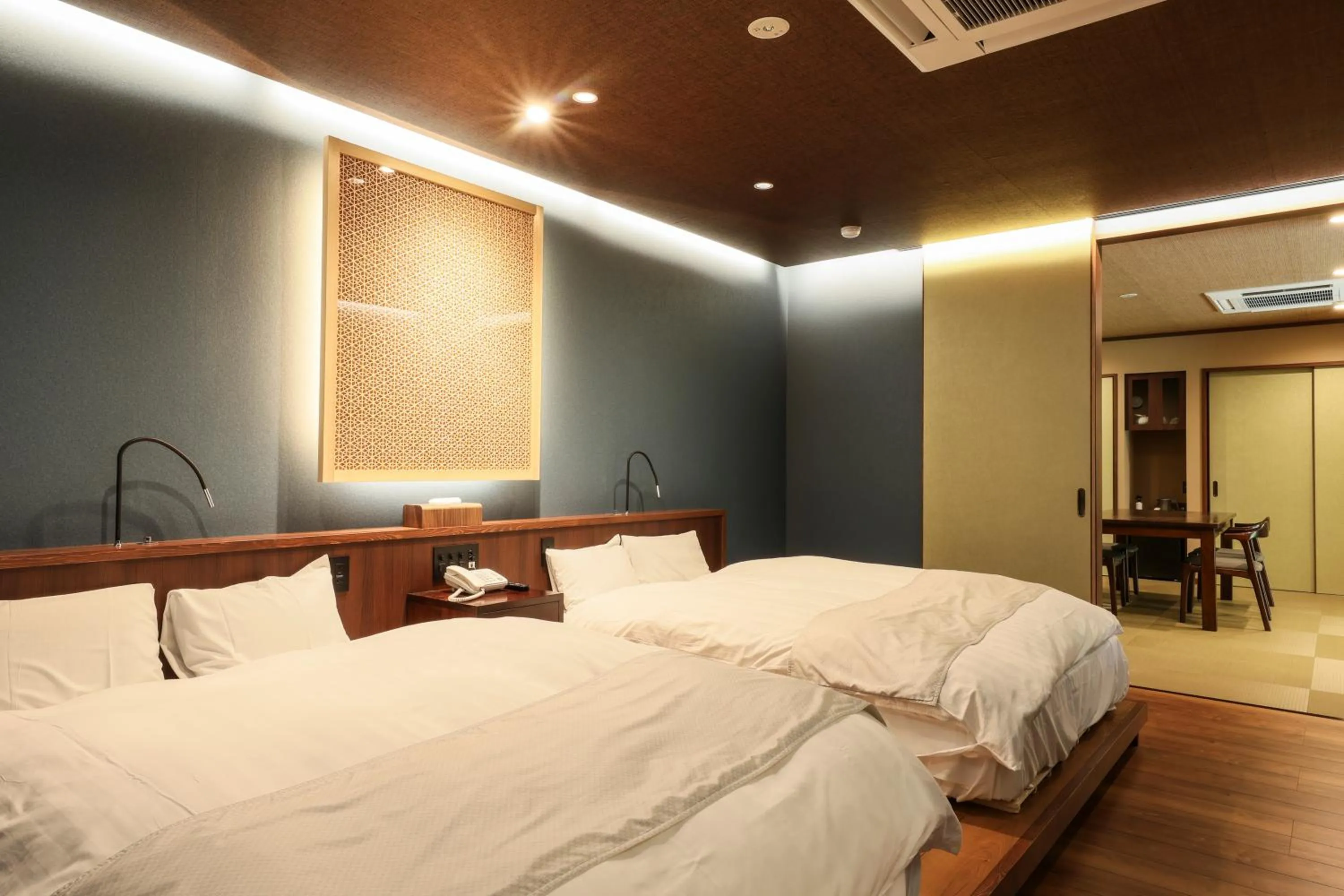 Bed in Beautiful Japanese Garden Kagetsu