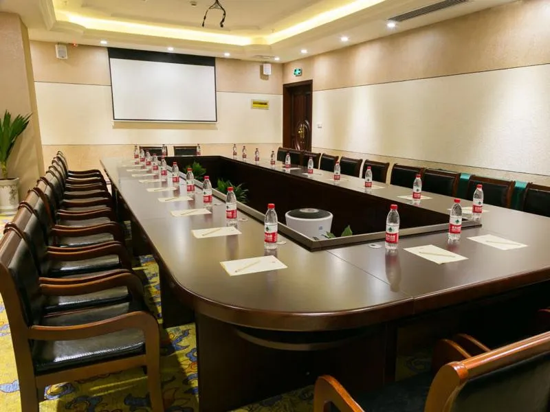 Vienna Hotel Shanghai Happy Valley