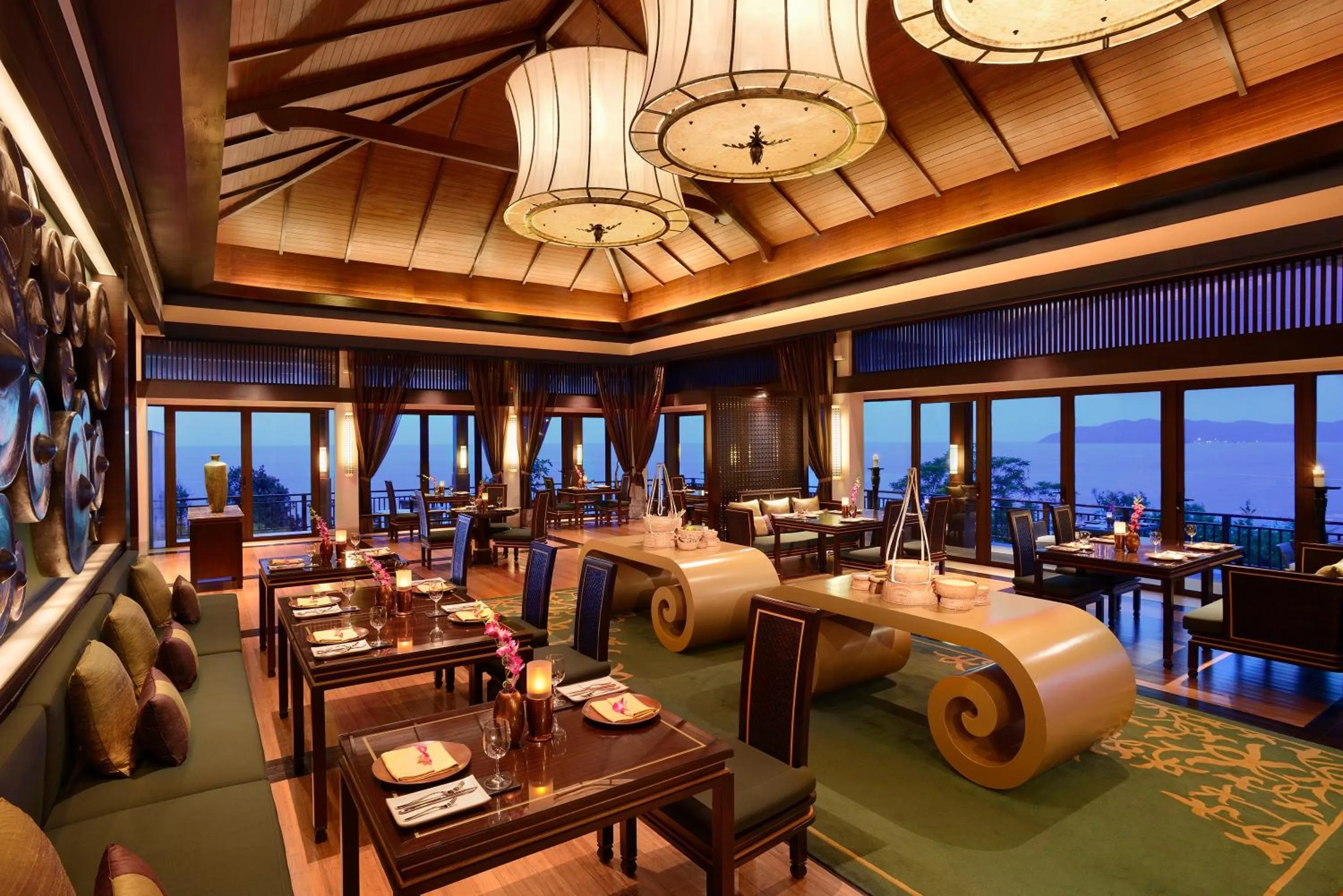 Restaurant/places to eat in Banyan Tree Lang Co