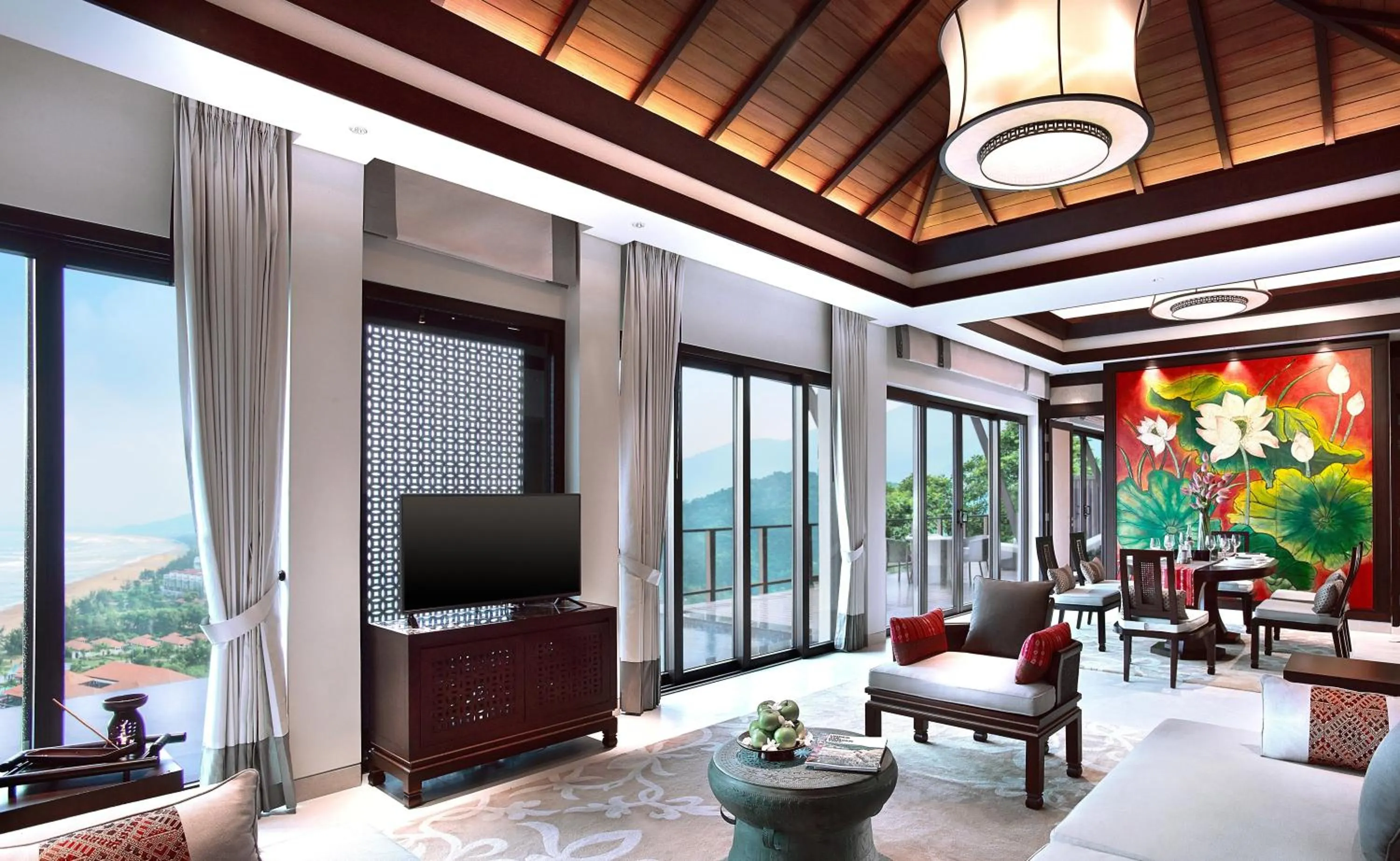 TV and multimedia in Banyan Tree Lang Co