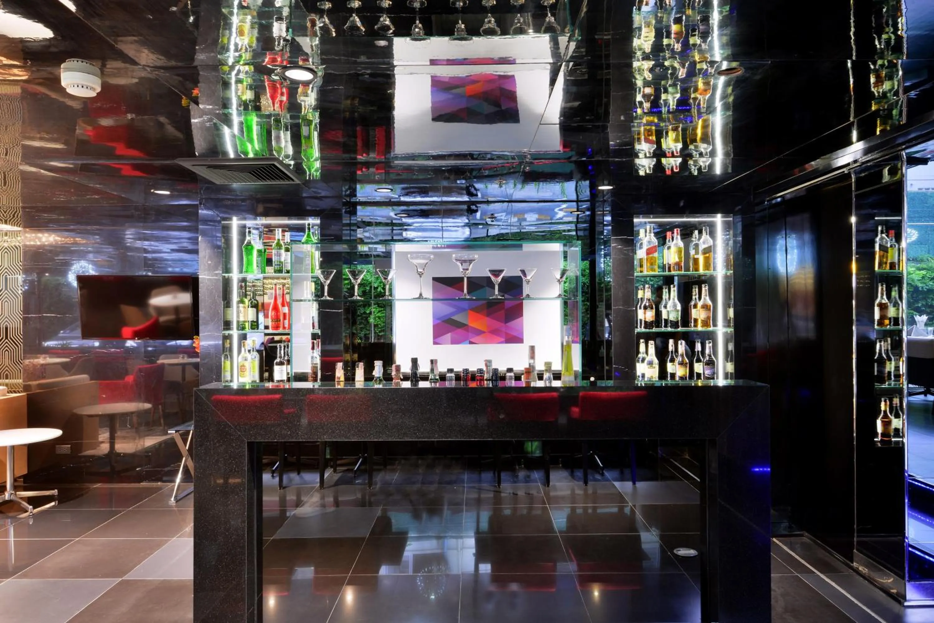 Food and drinks in Arize Hotel Sukhumvit