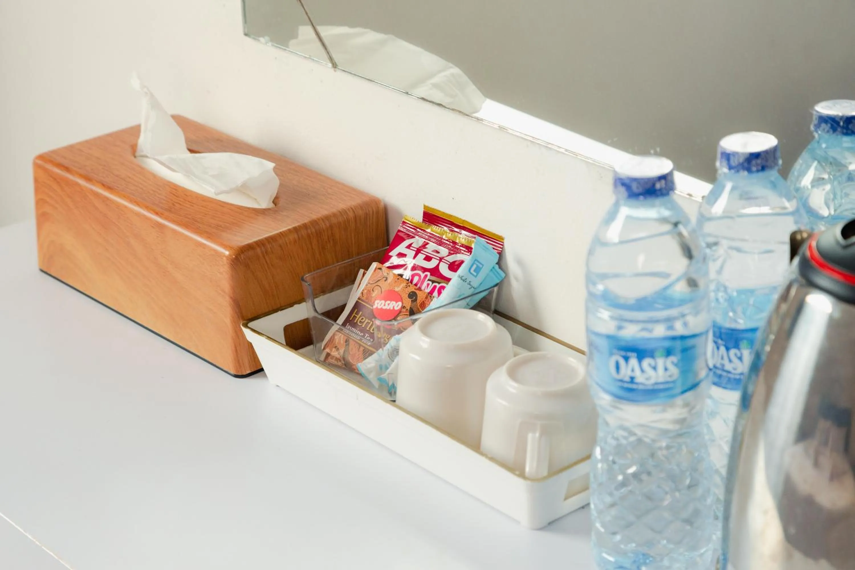 Coffee/tea facilities in Suardana Inn's