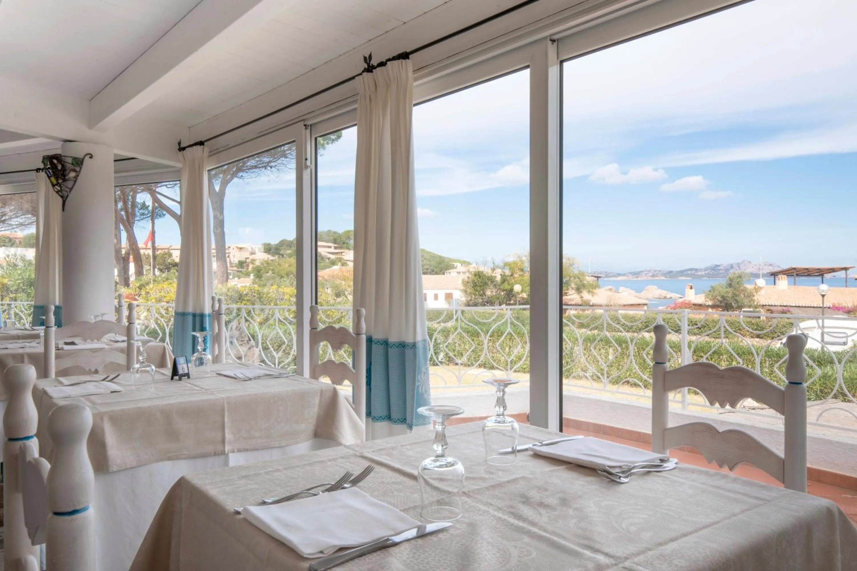 Restaurant/places to eat in Club Hotel Cormorano