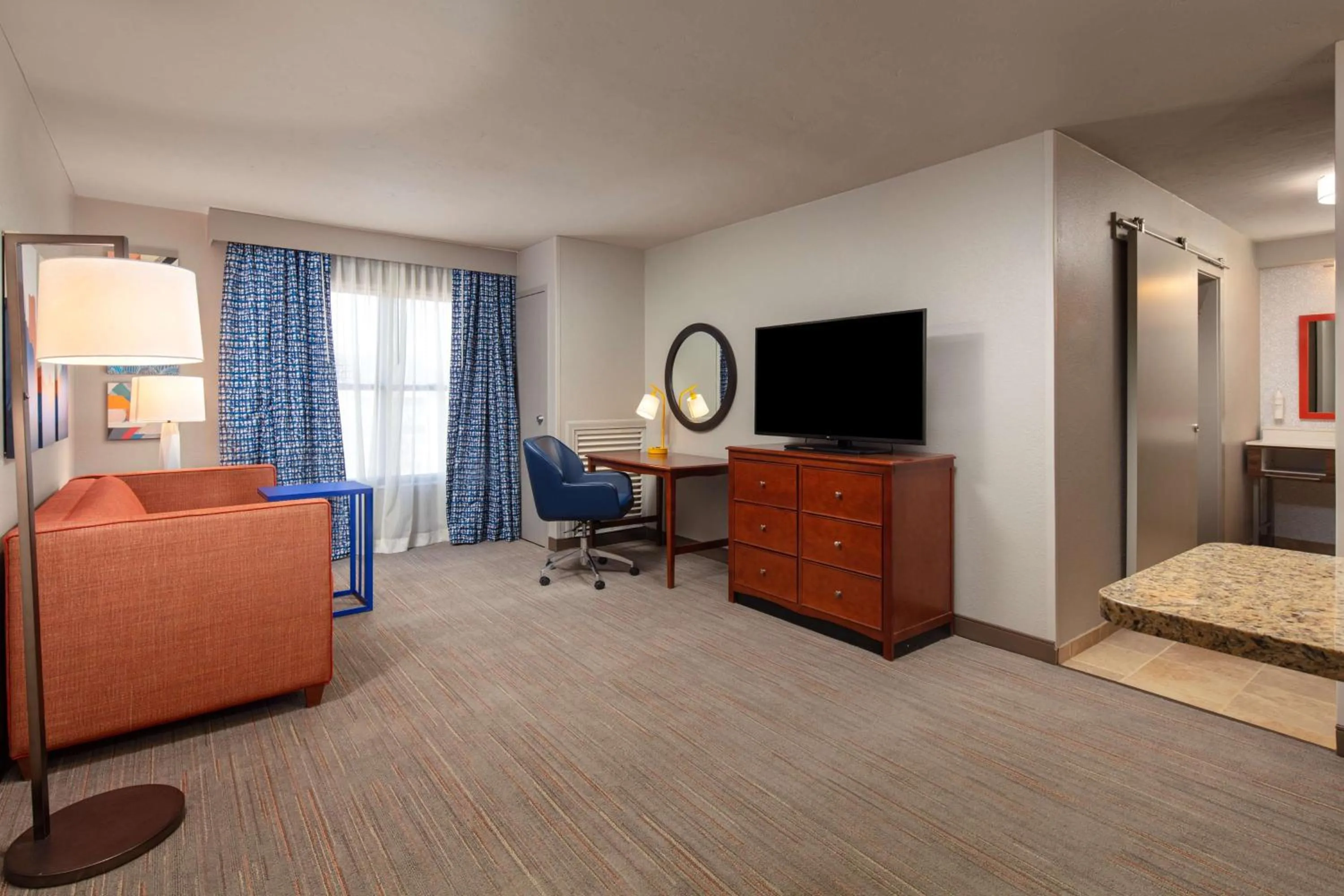 Bedroom in Hampton Inn & Suites El Paso-Airport