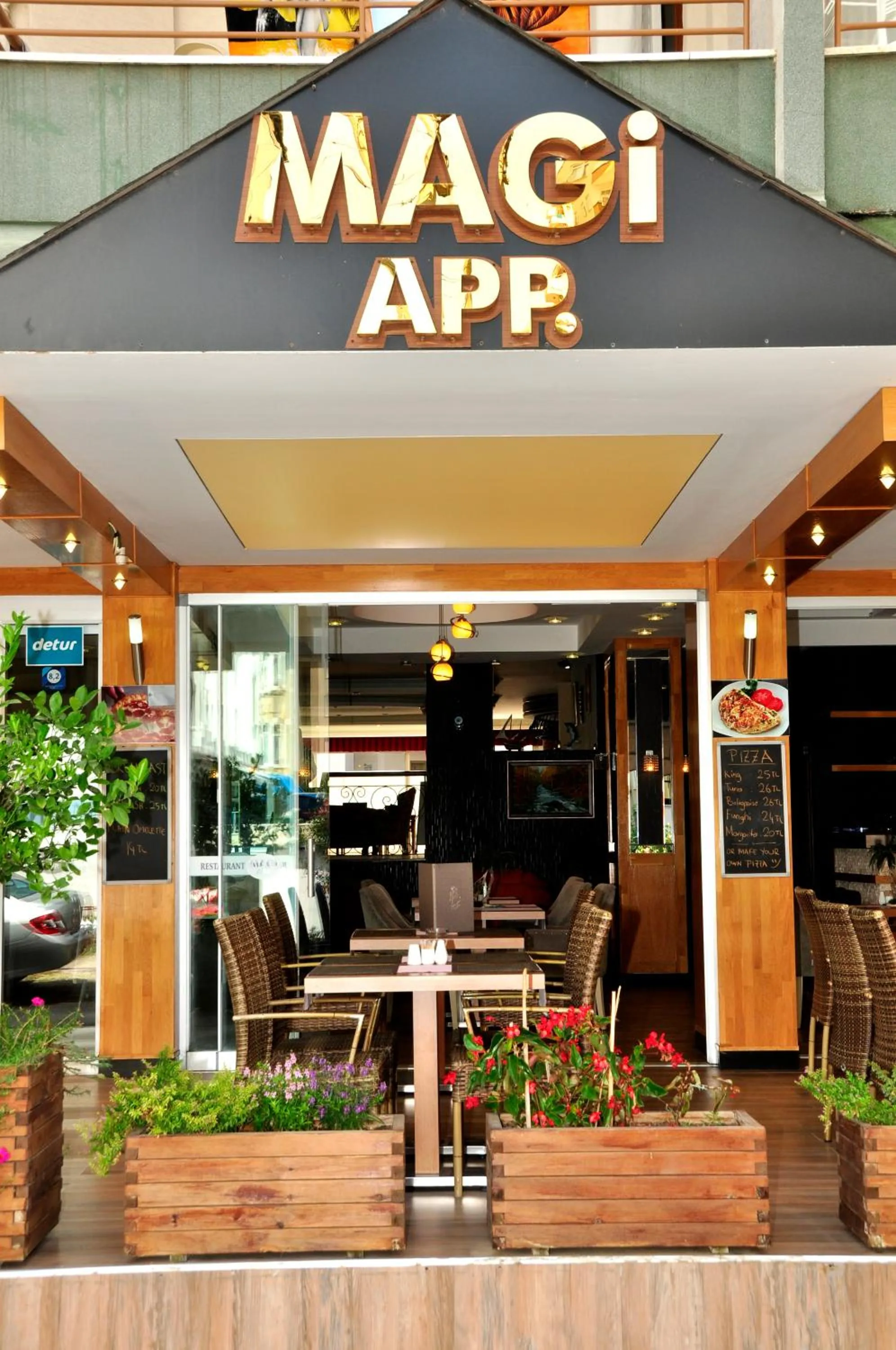 Facade/entrance in Magi Apart Hotel