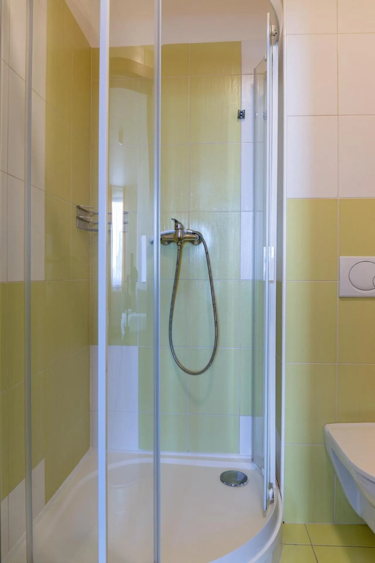 Shower in Hotel Kanarek