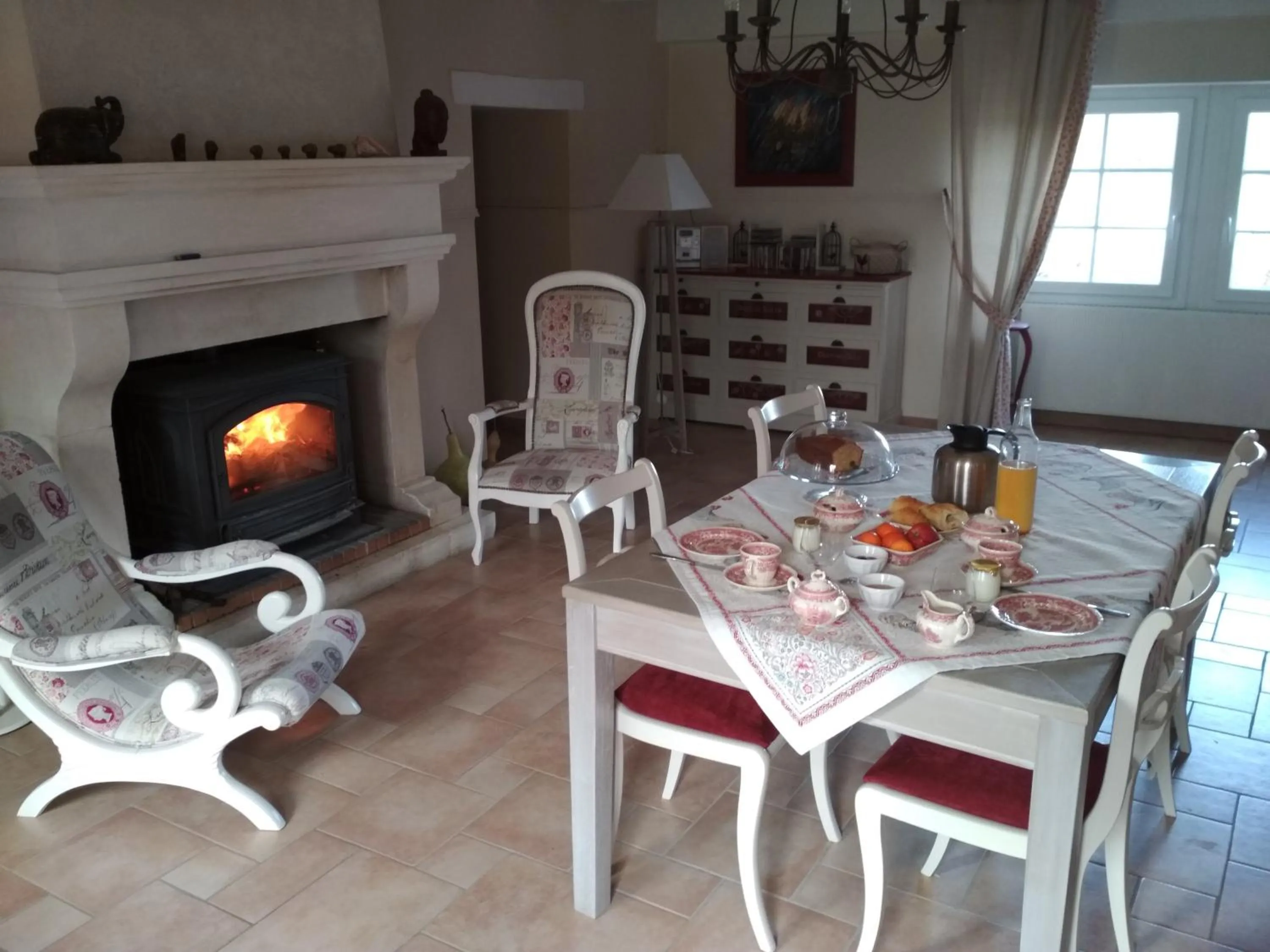 Dining area in BEDLOIRE
