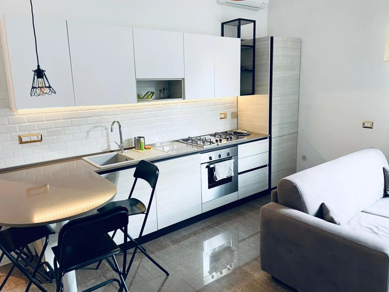 INTERNO DIECI