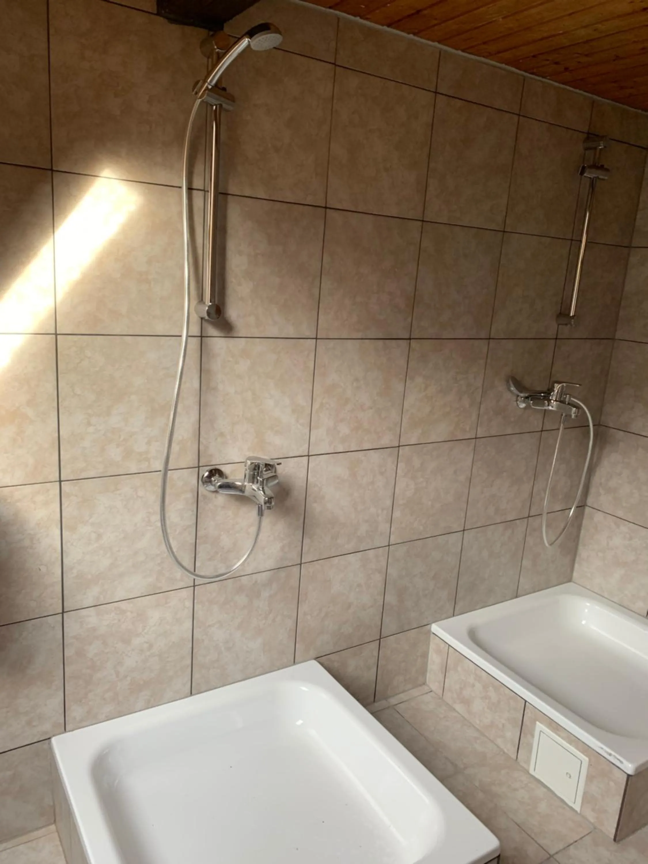 AB Apartment - Zimmer mit Gemeinschaftsräumen in Uhingen