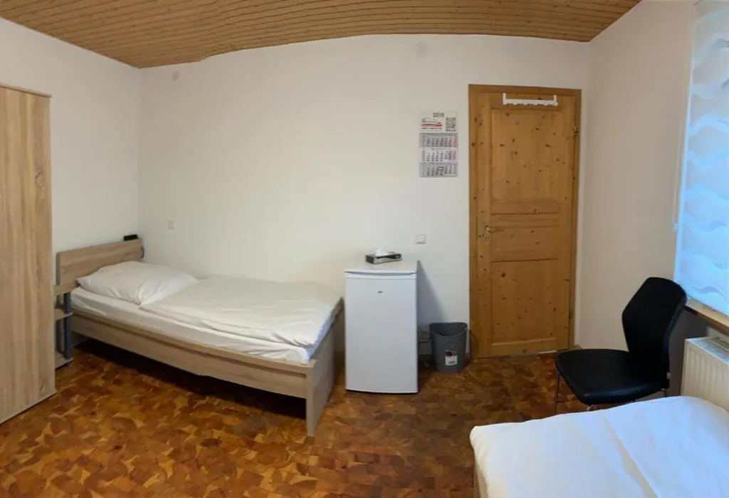 AB Apartment - Zimmer mit Gemeinschaftsräumen in Uhingen