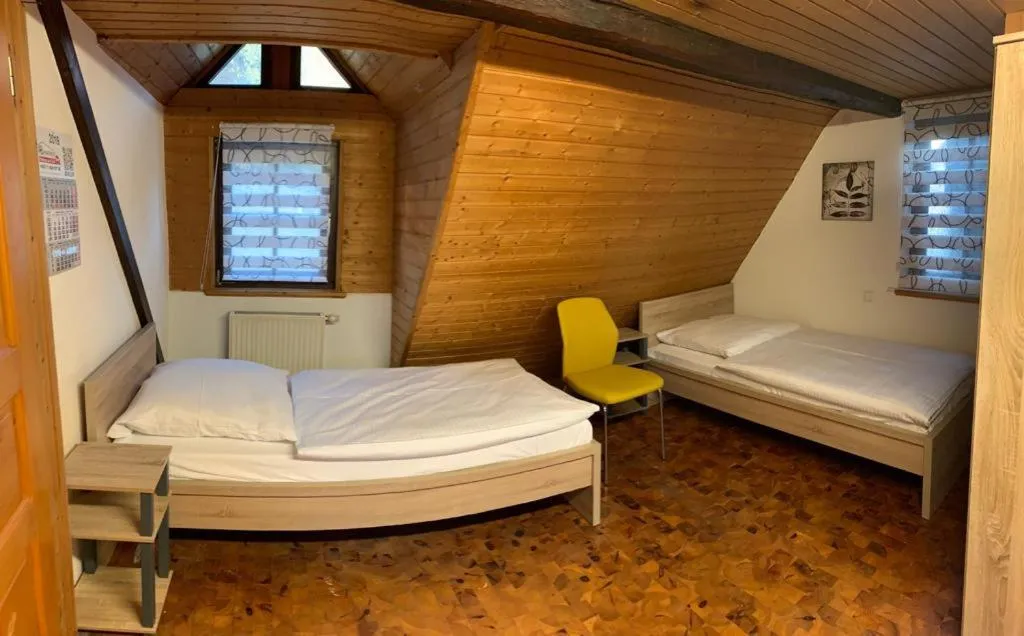 AB Apartment - Zimmer mit Gemeinschaftsräumen in Uhingen