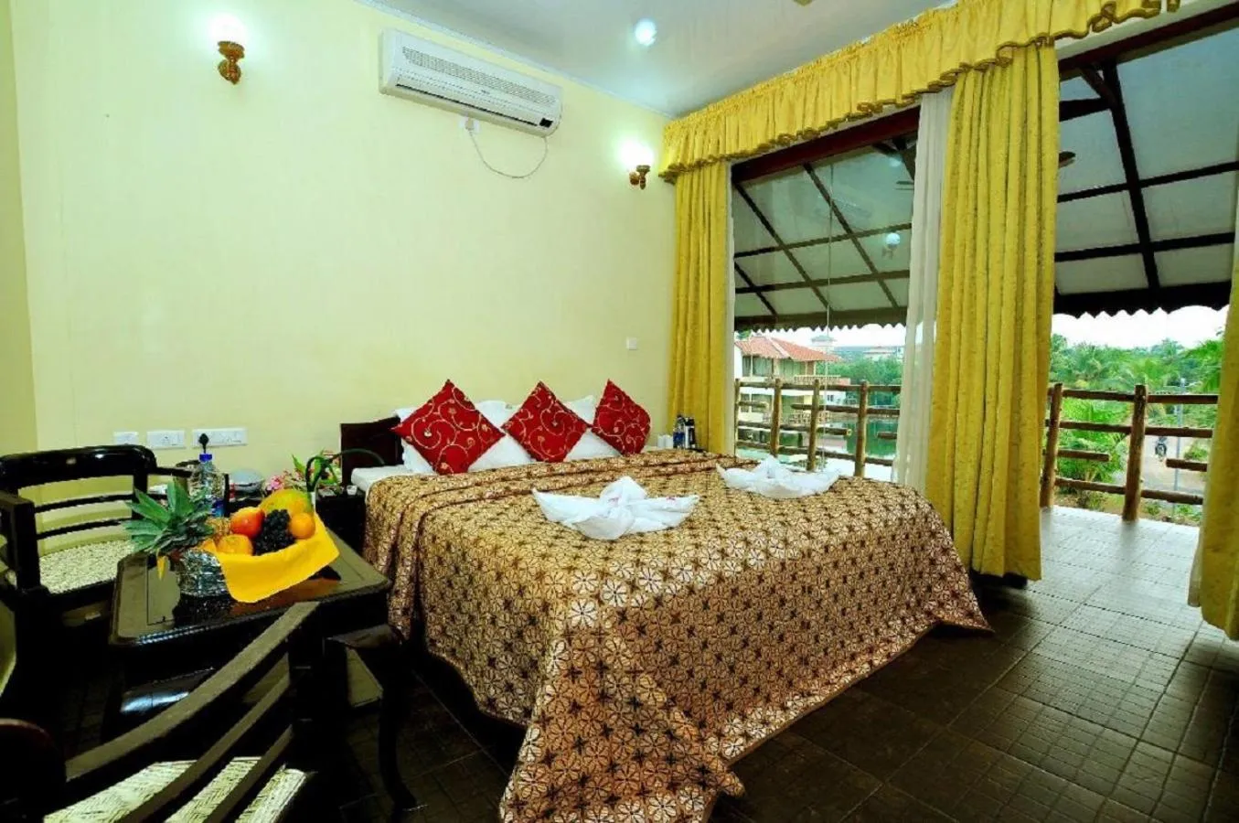 Photo of the whole room, Bed in Kalathil Lake Resort