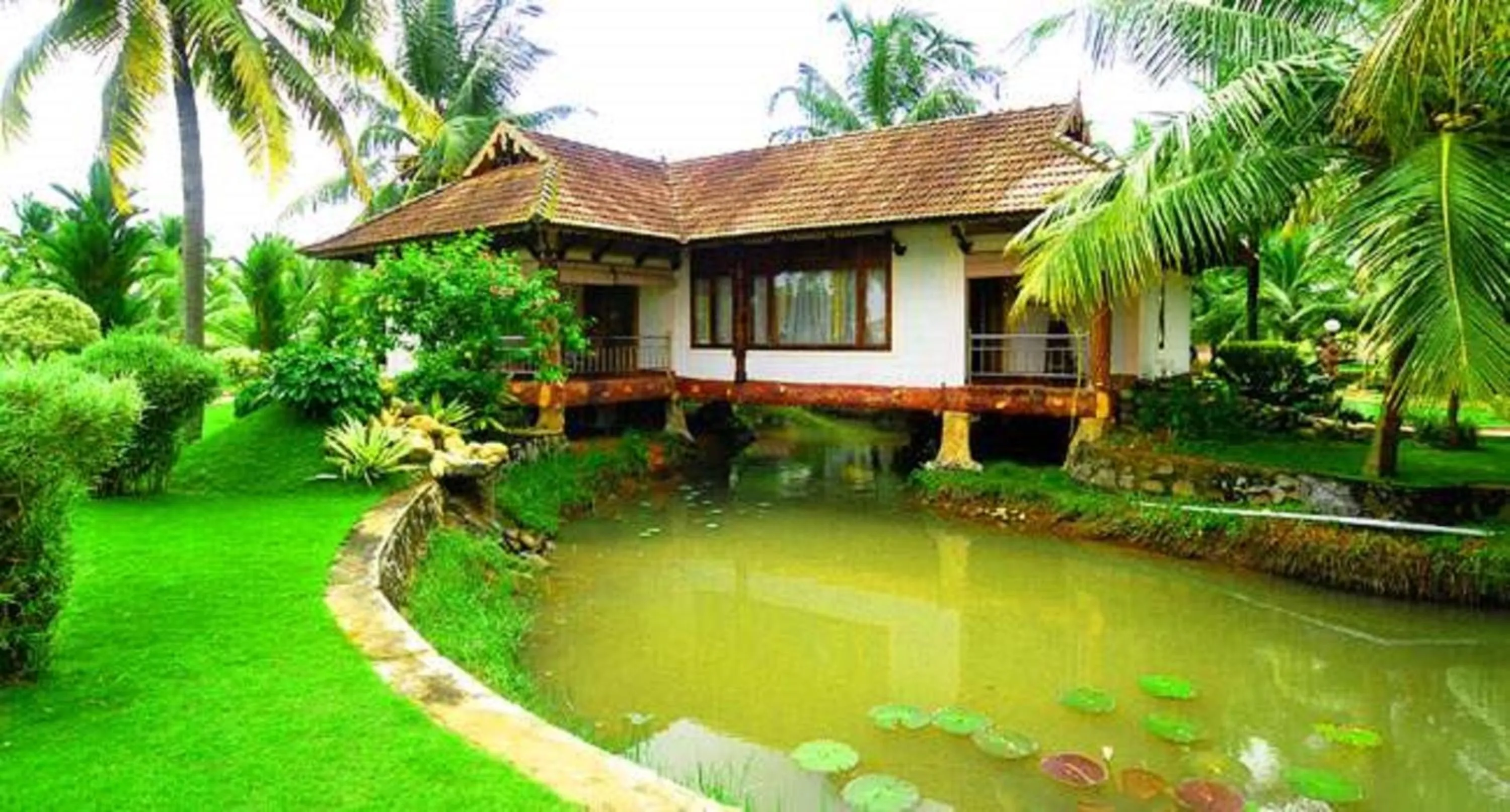 Facade/entrance in Kalathil Lake Resort