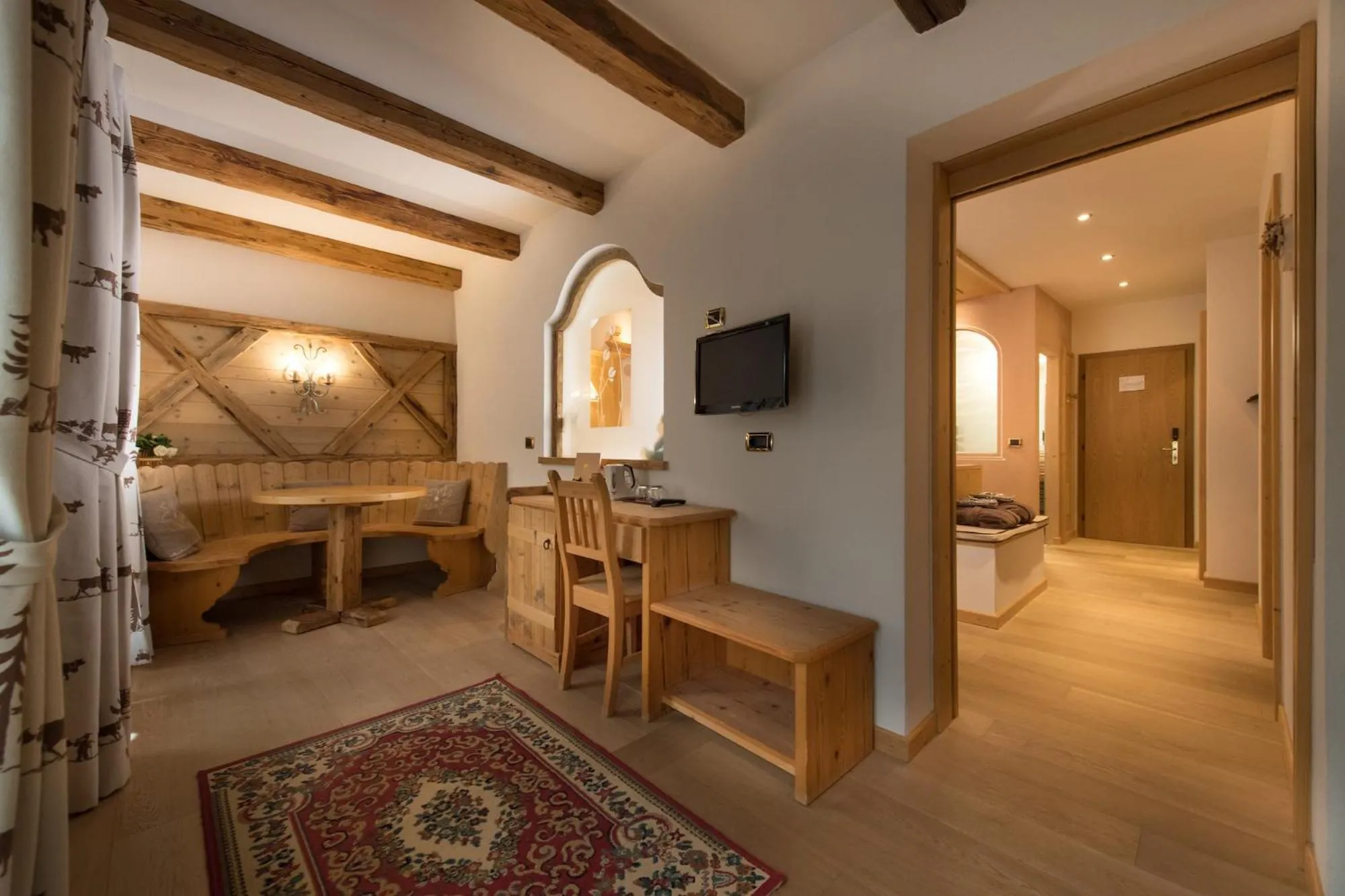 Living room, Bed in Hotel Patrizia Dolomites Glamour