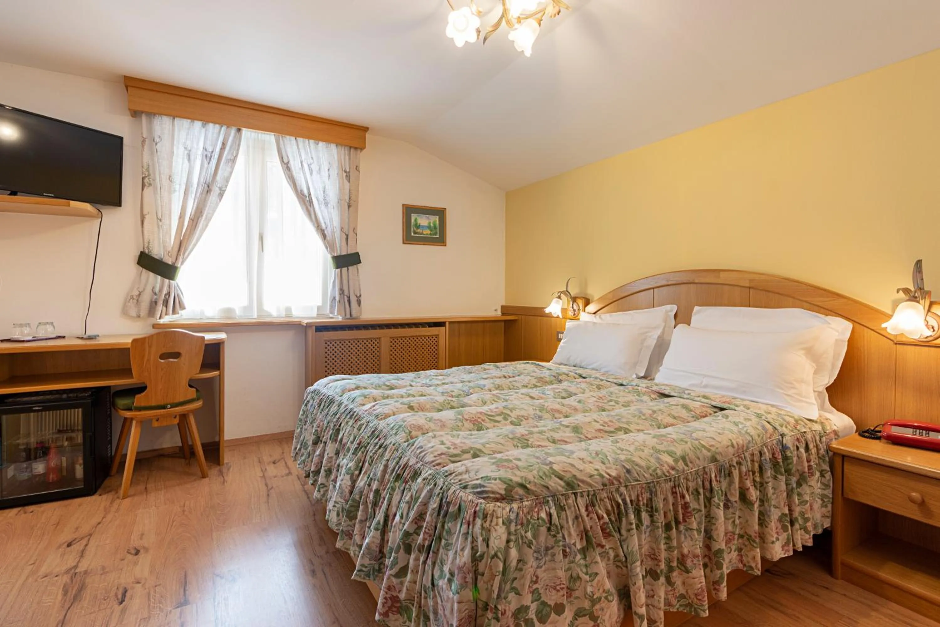 Bedroom, Bed in Hotel Patrizia Dolomites Glamour