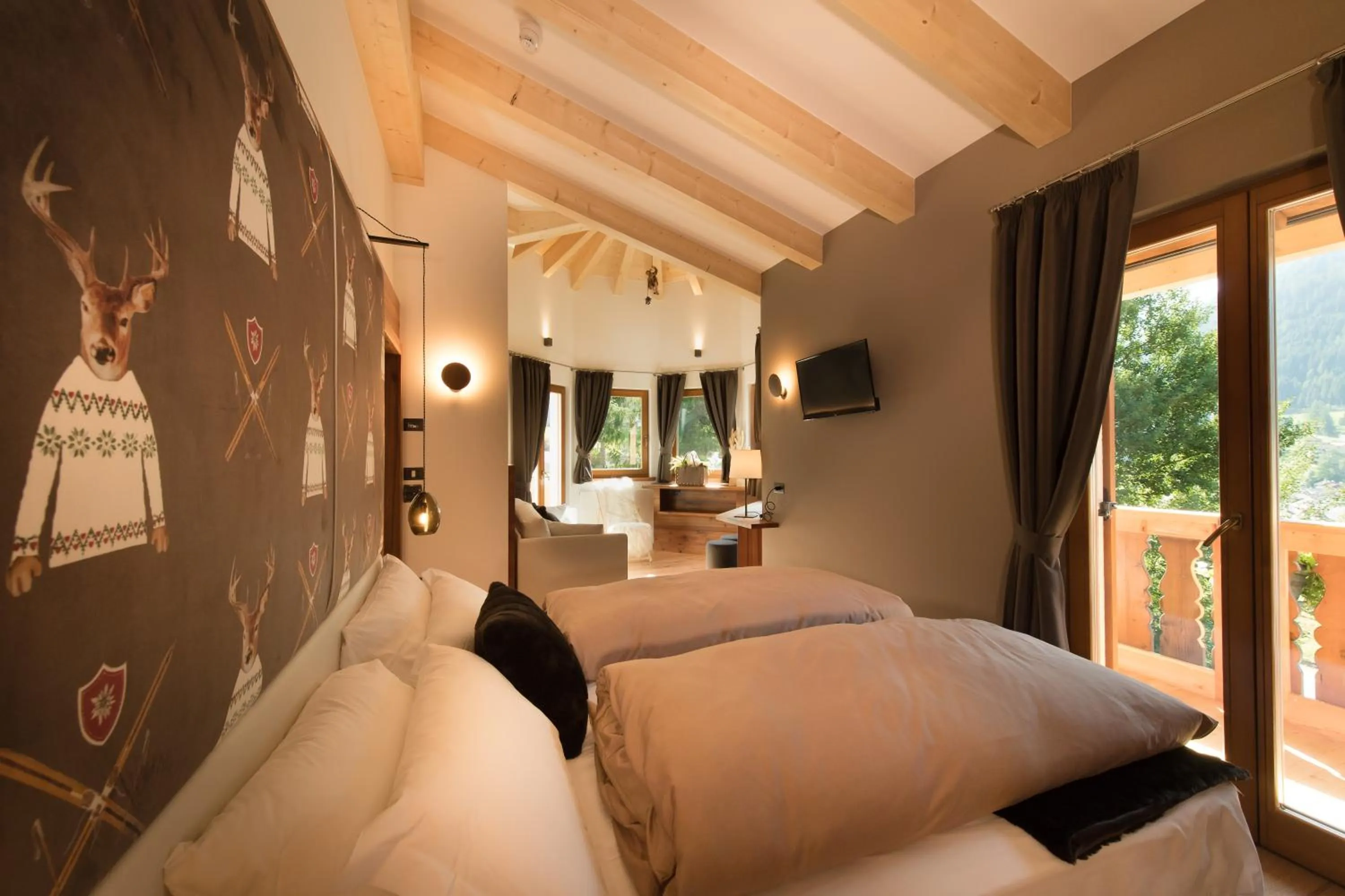 Photo of the whole room, Bed in Hotel Patrizia Dolomites Glamour