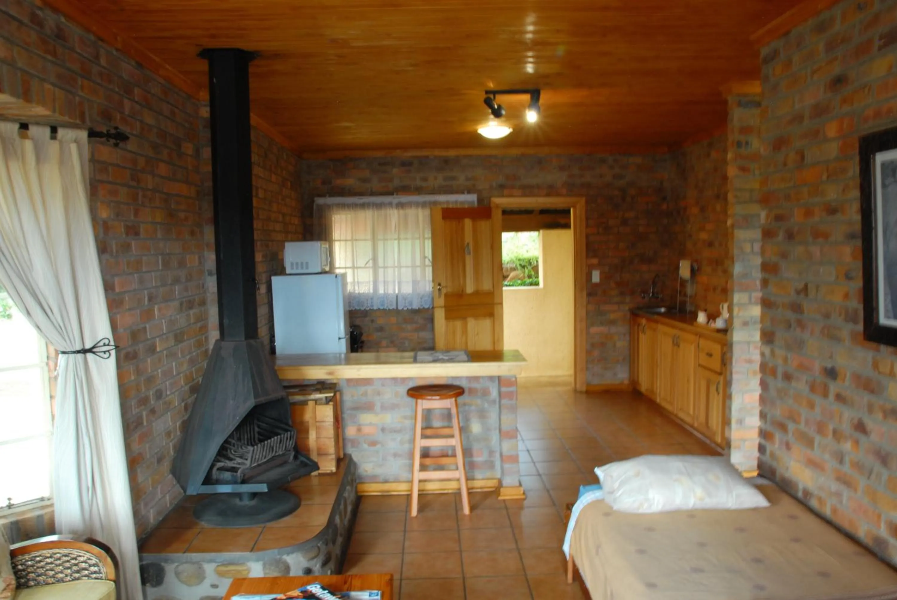 Kitchen or kitchenette in Thaba Tsweni Lodge & Safaris