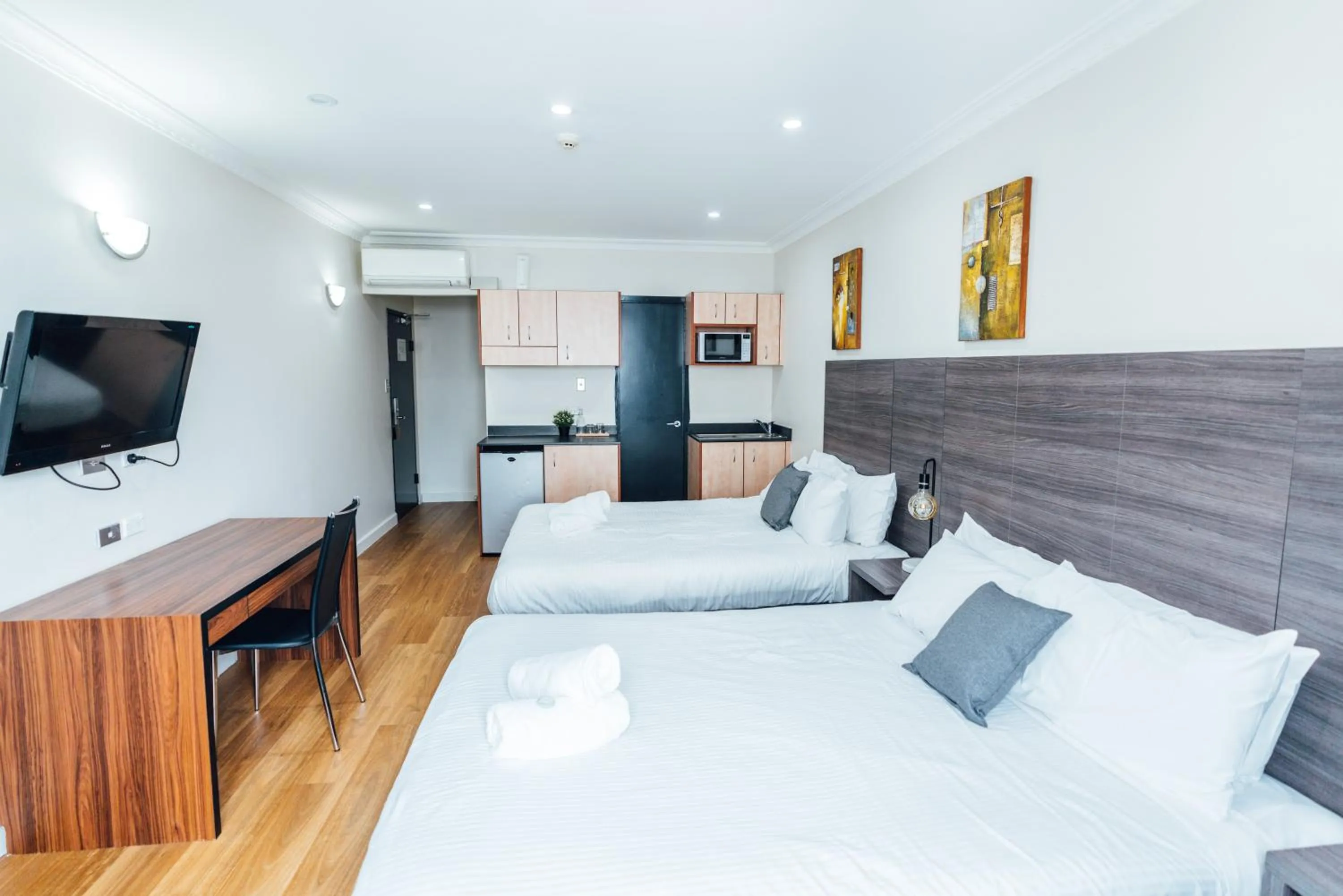 Photo of the whole room in UNO Hotel Sydney