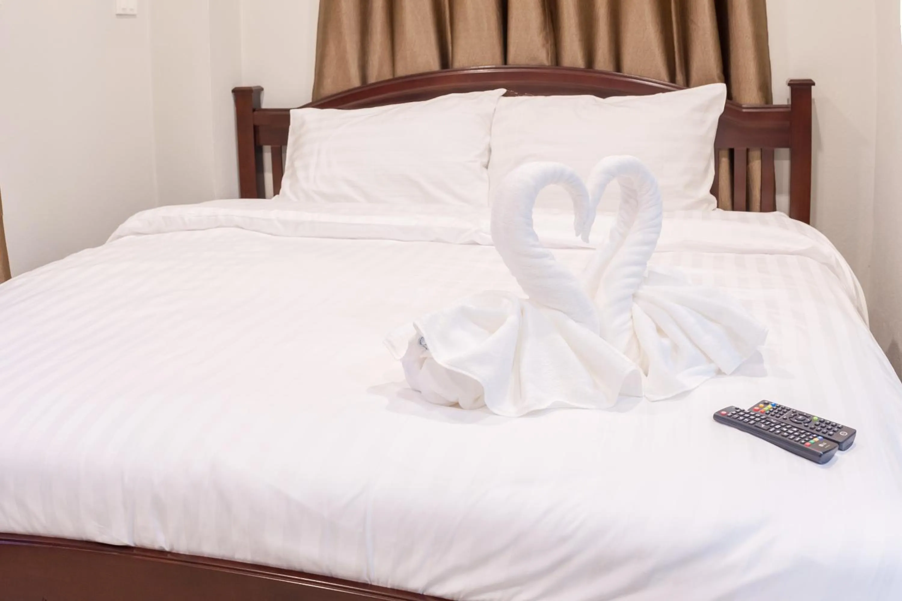 Bedroom, Bed in HAOHUG MAEKHACHAN