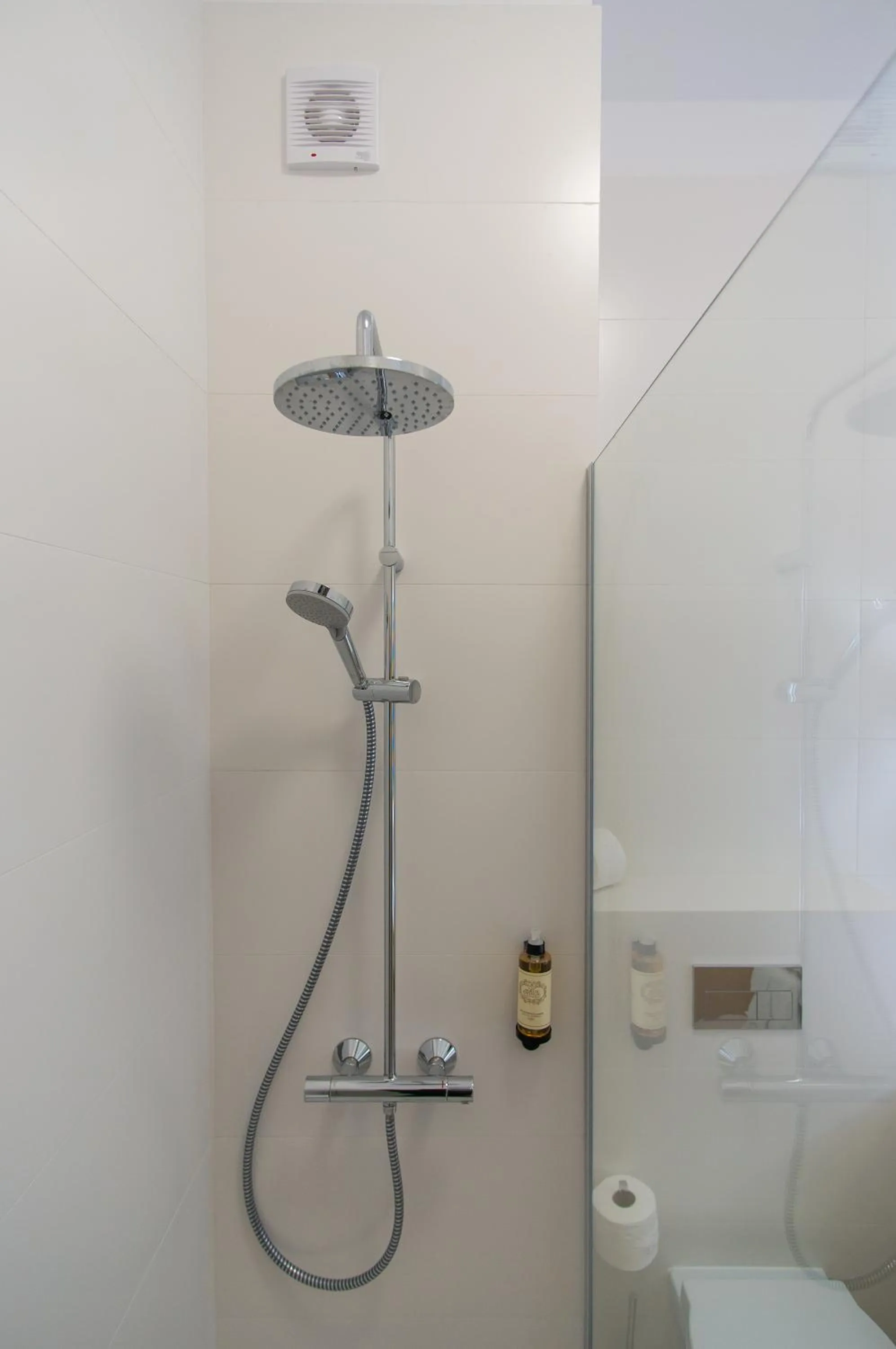 Shower in Hotel Vitória