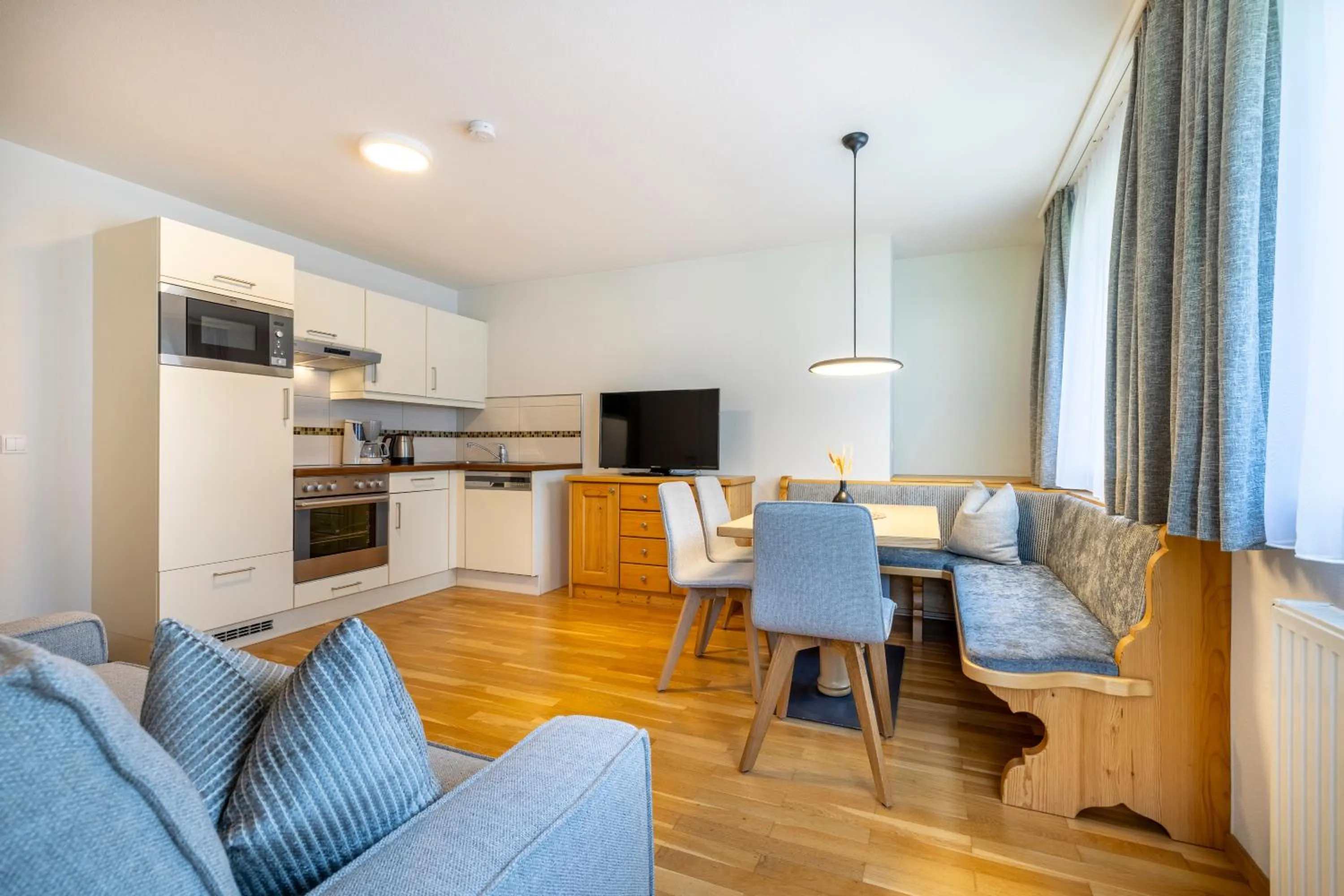 Kitchen or kitchenette in Aparthotel Jägerheim