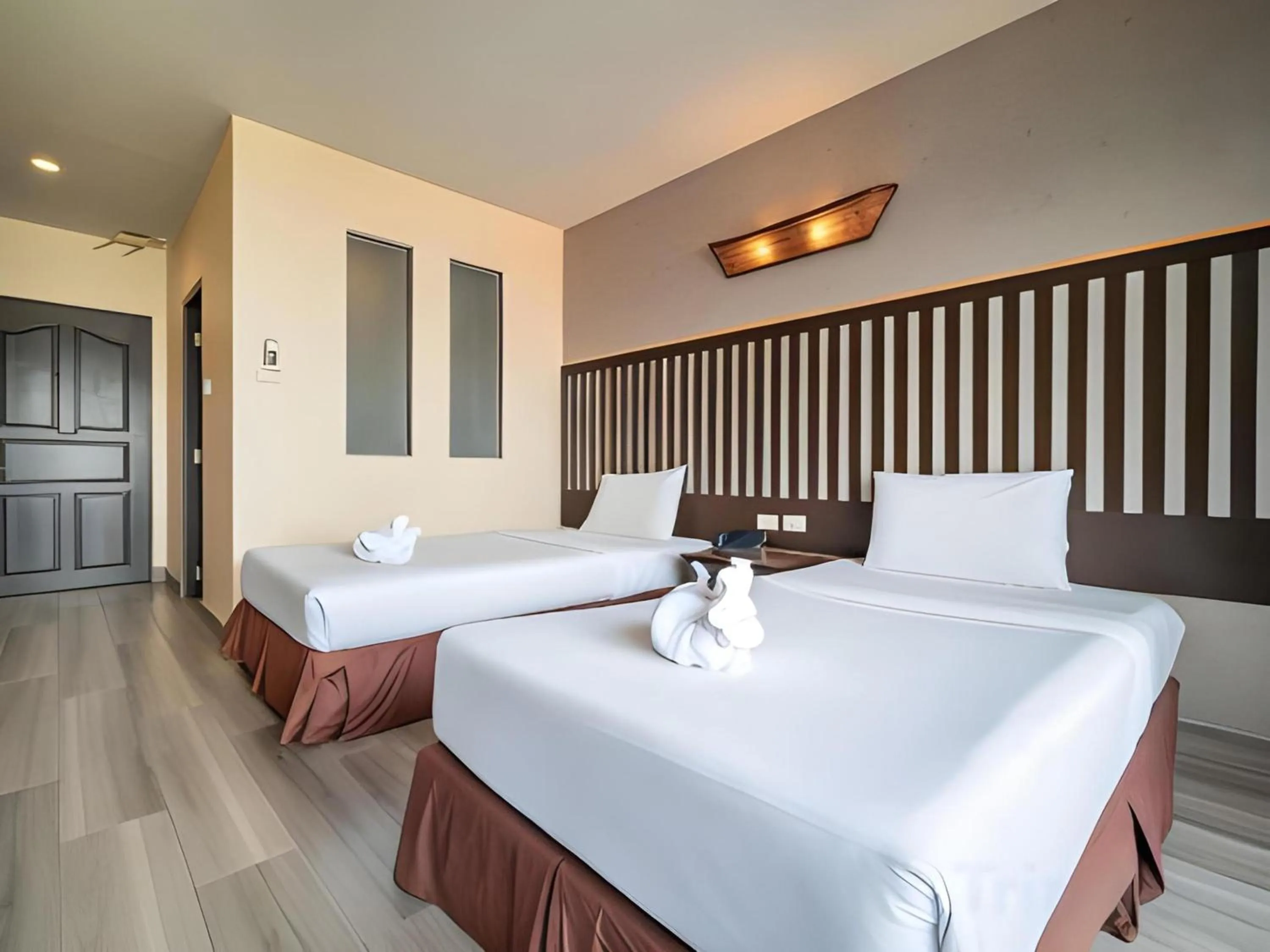 Photo of the whole room, Bed in Sunday JA Plus Hotel