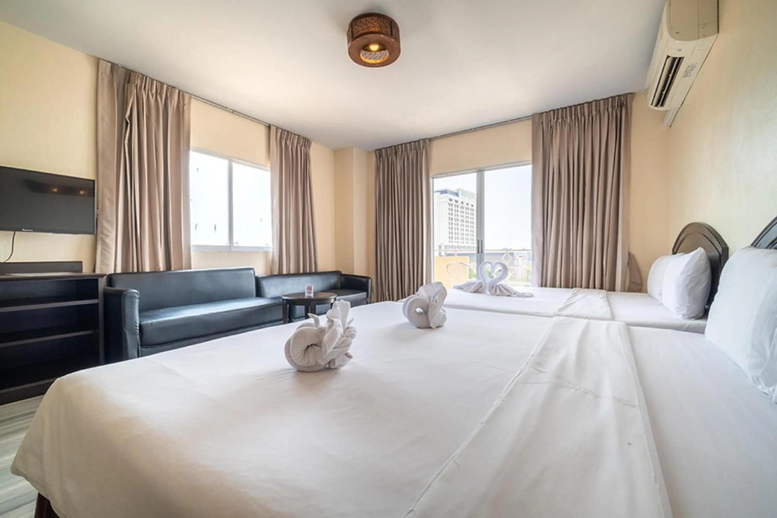 Bedroom, Bed in Sunday JA Plus Hotel