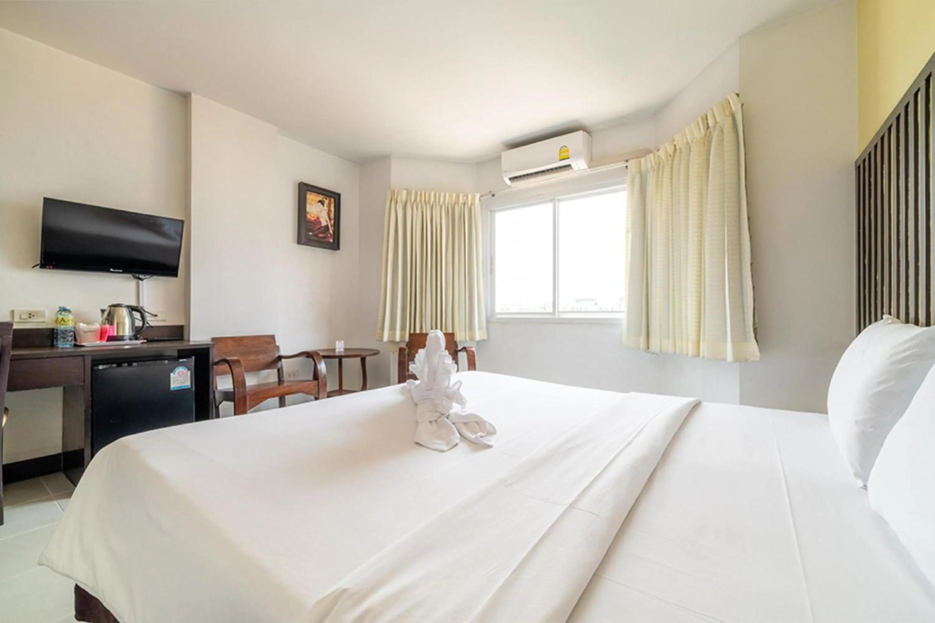 Photo of the whole room, Bed in Sunday JA Plus Hotel