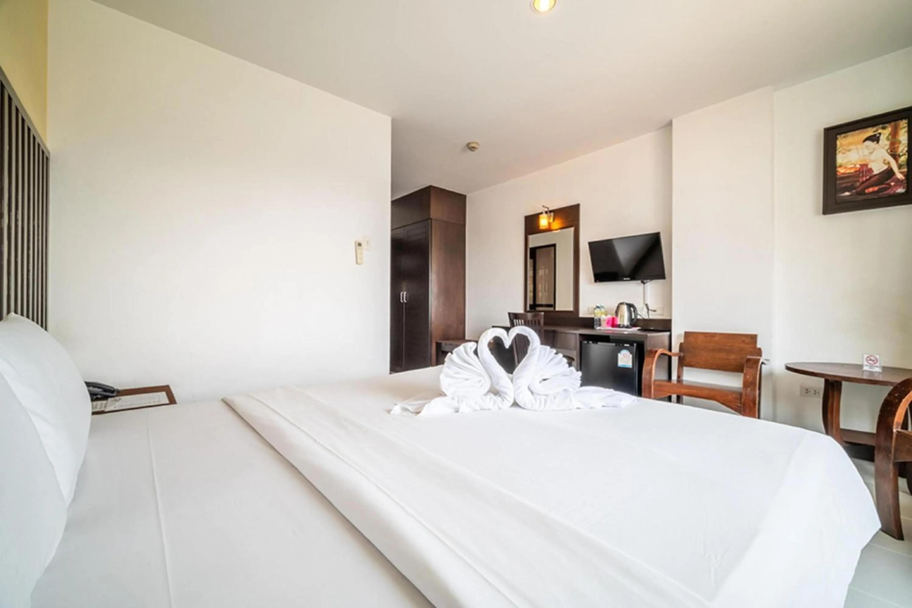 Photo of the whole room, Bed in Sunday JA Plus Hotel