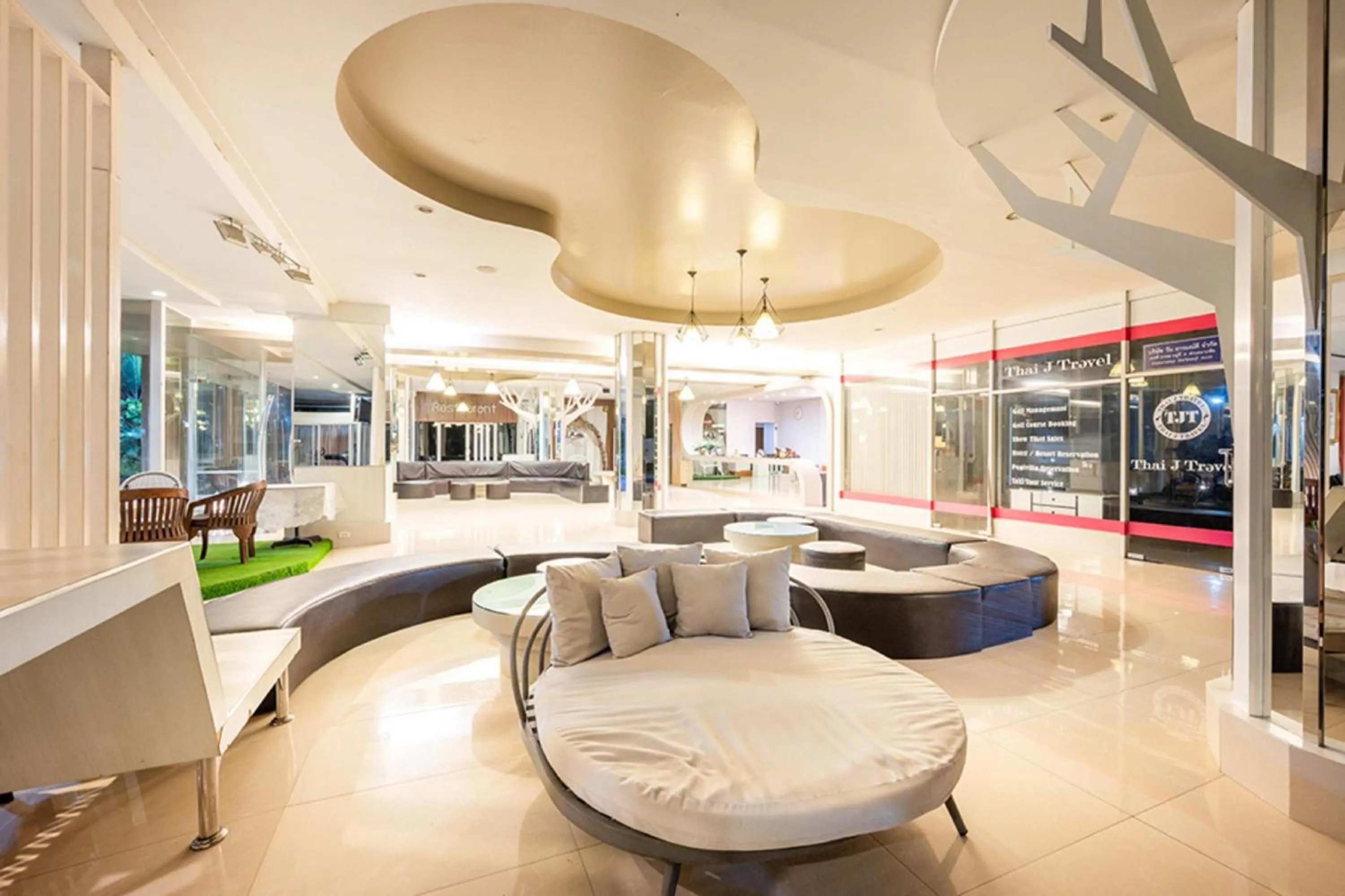 Lobby or reception in Sunday JA Plus Hotel