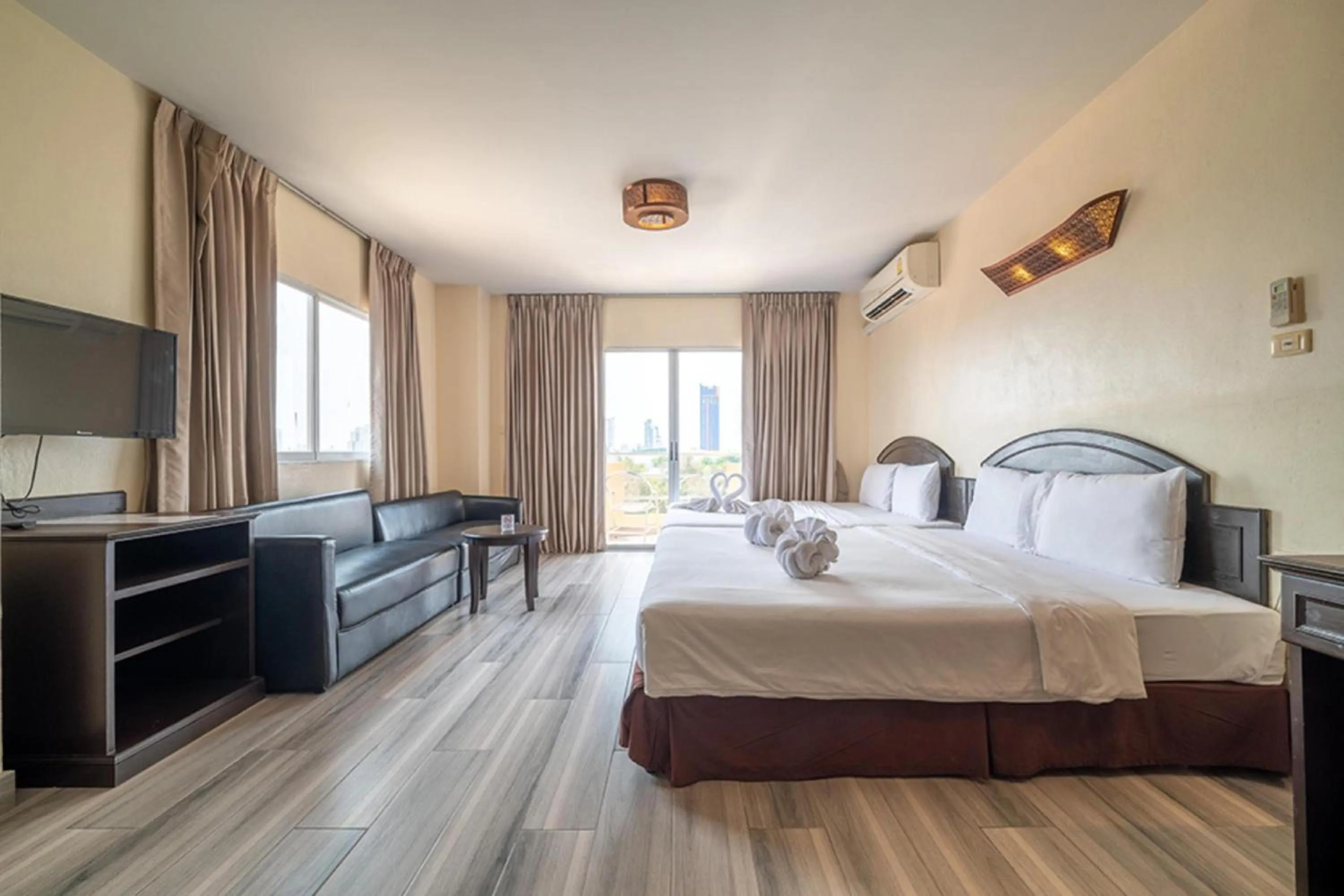 Bedroom, Bed in Sunday JA Plus Hotel