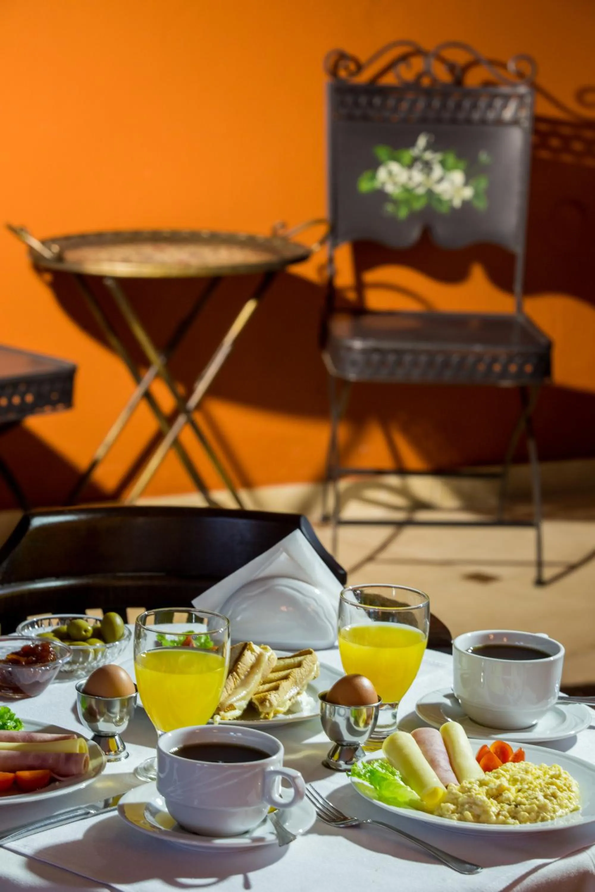 Food and drinks in Atrion Highland Hotel