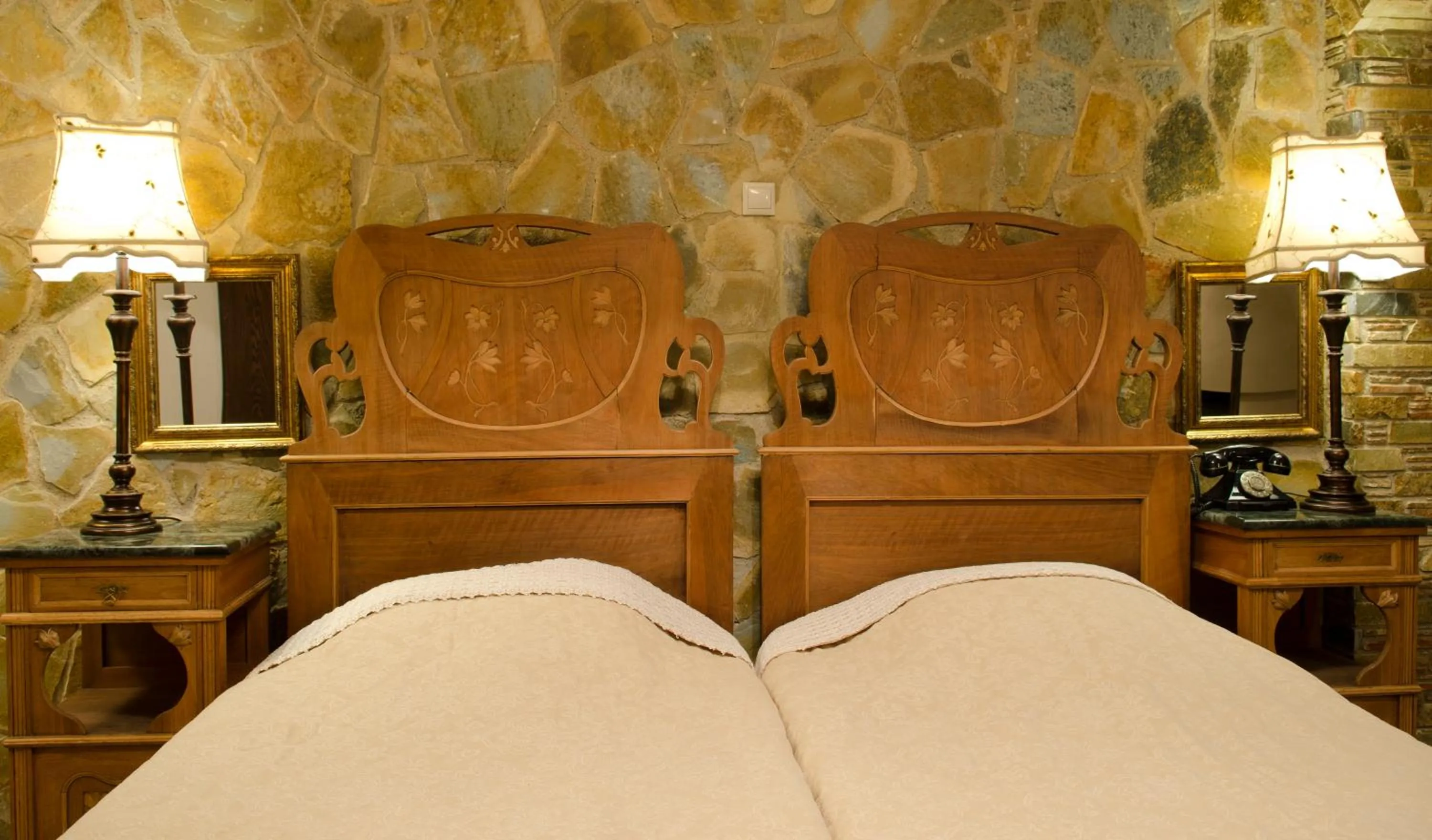 Photo of the whole room, Bed in Atrion Highland Hotel