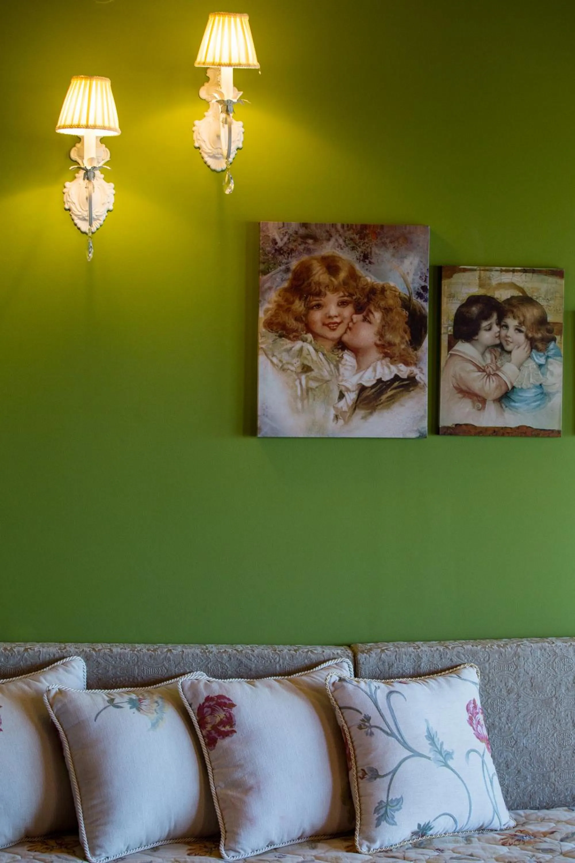 Decorative detail in Atrion Highland Hotel