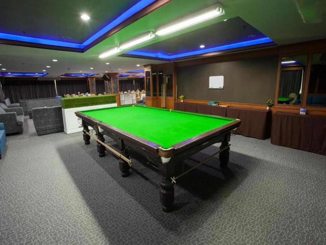 Billiard in Bay Hotel Srinakarin