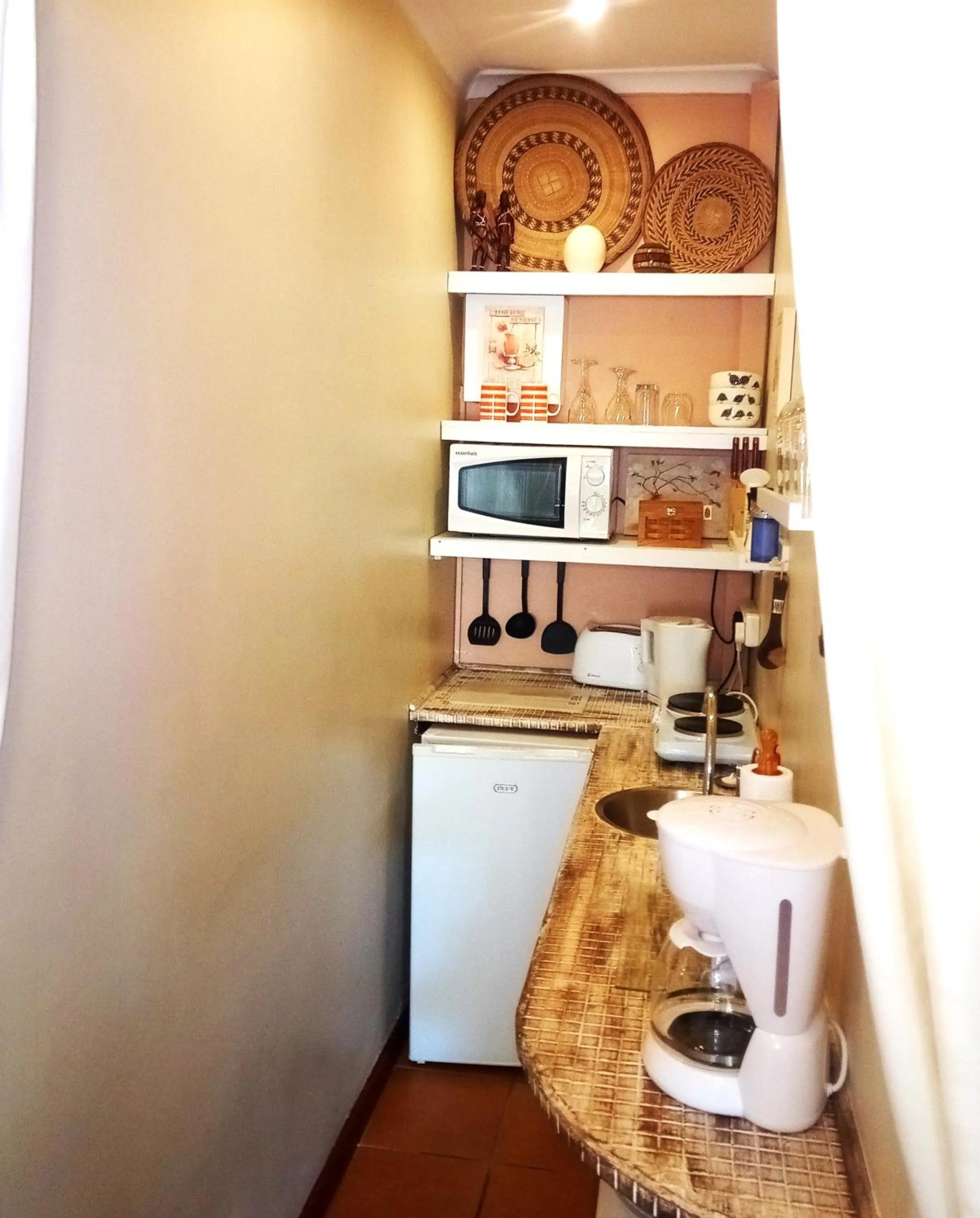 Kitchen or kitchenette in Khashamongo B & B