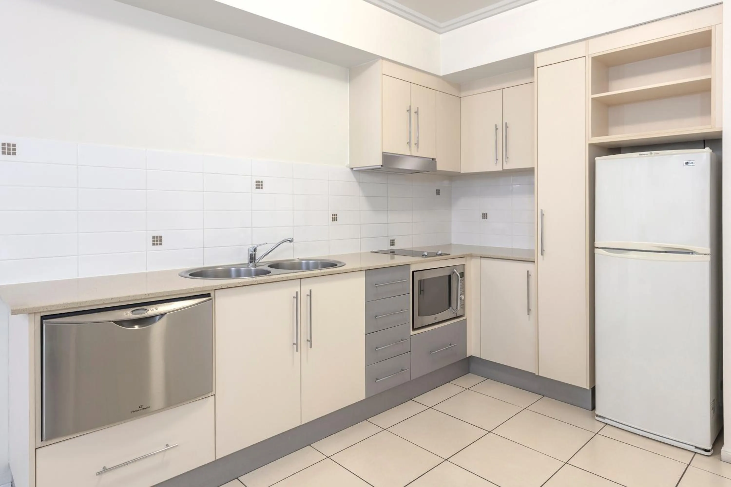 Kitchen or kitchenette in Park Regis City Quays